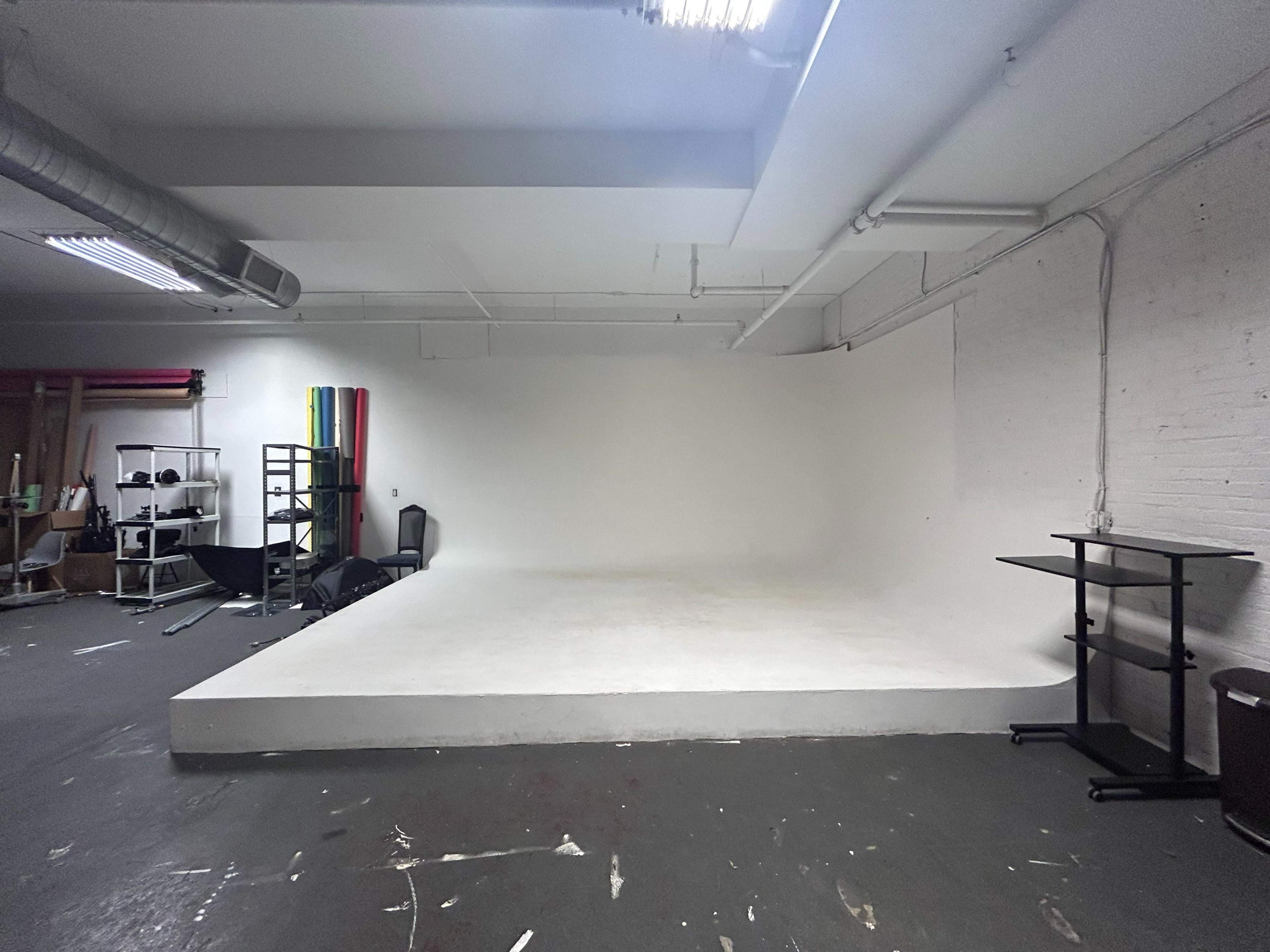 Columbus Park Media Studio With Cyc Wall Image in Downtown Kansas City, Kansas city, MO