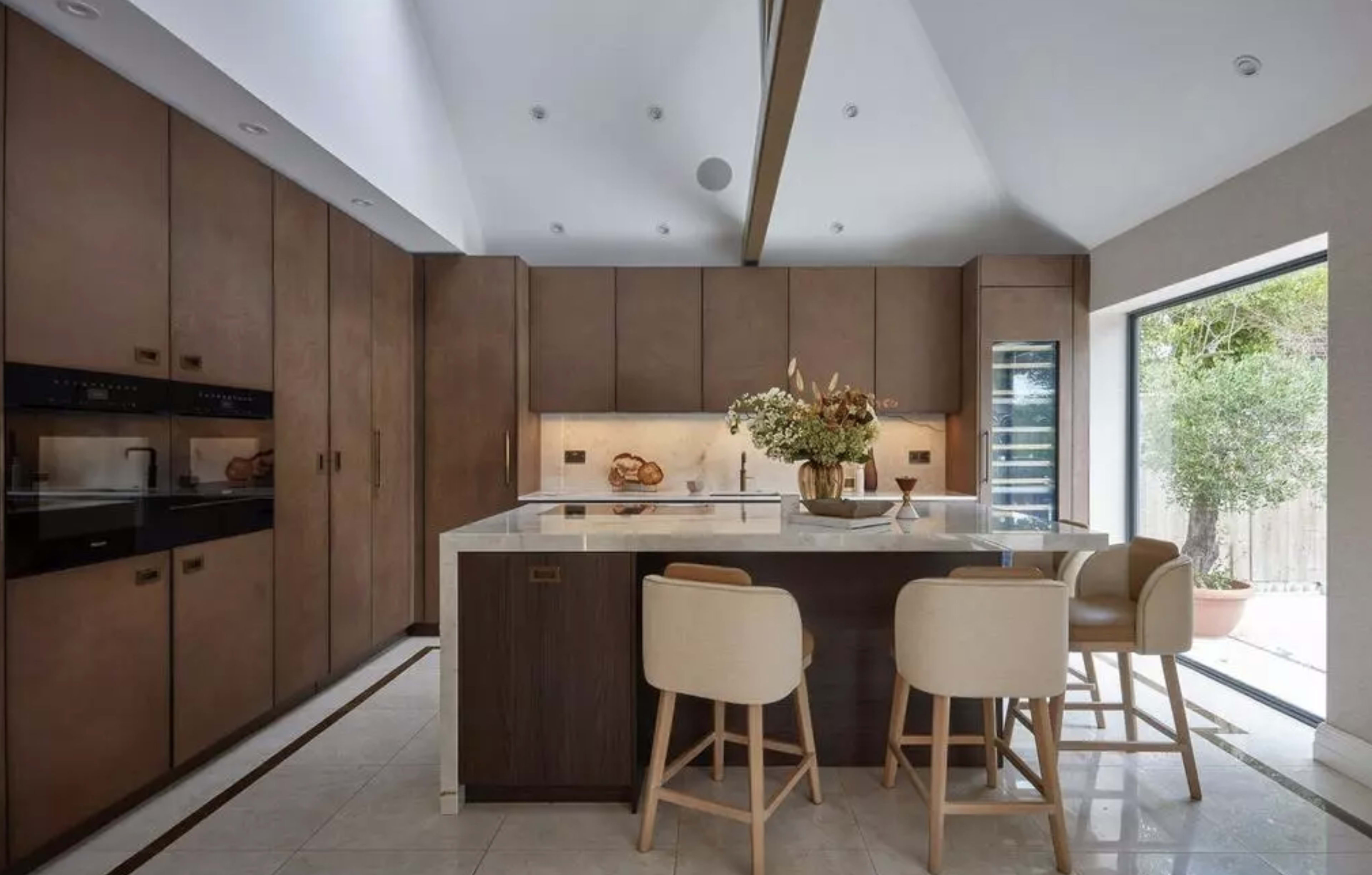Modern, Light, Open Plan House with Designer Kitchen Image in Banstead, Banstead, ENG