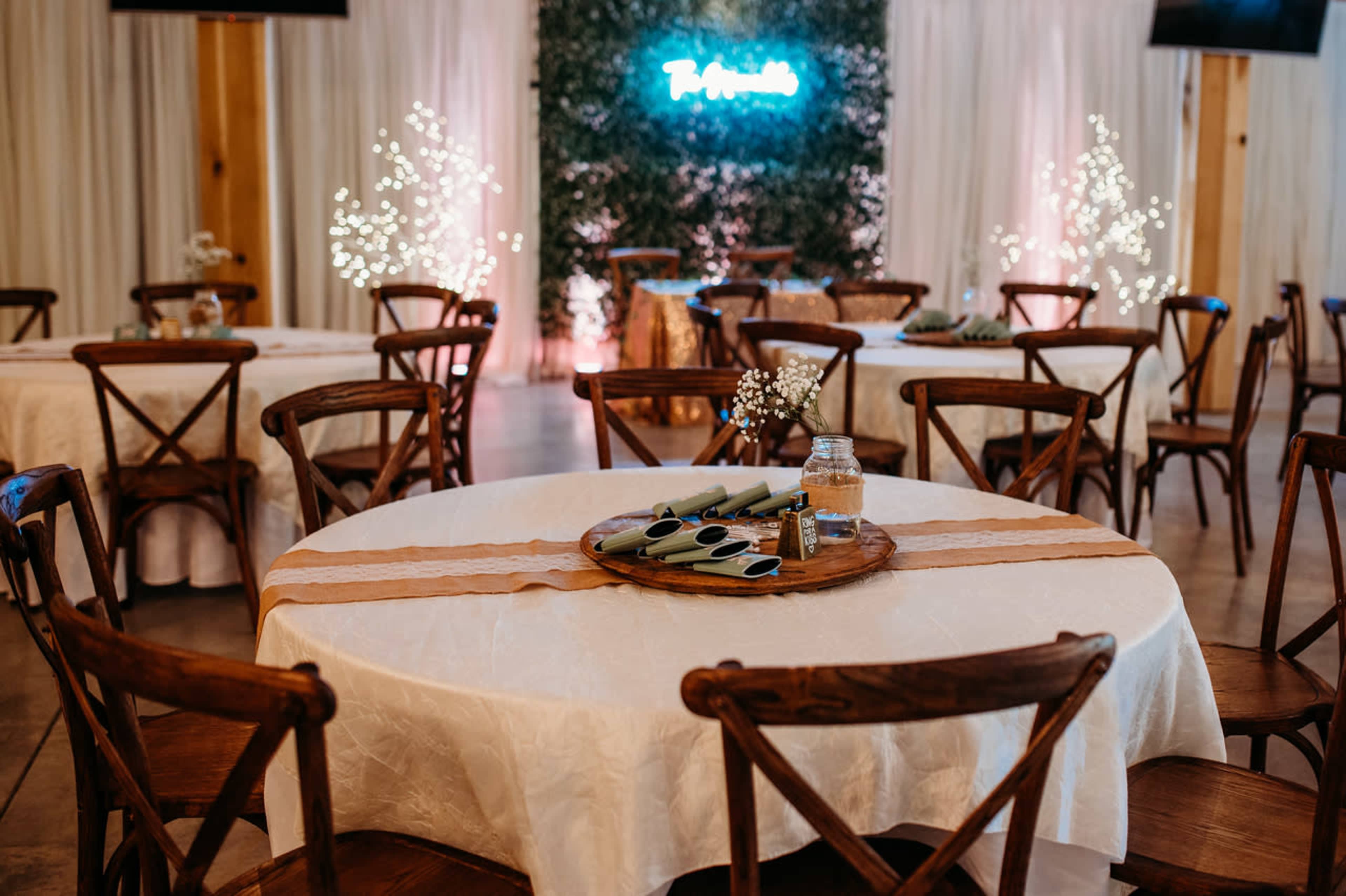 Upscale Vintage Barn Venue with Scenic Outdoor Spots – A Warm + Stunning Timeless Setting Image in Jackson Township, Morgantown, IN