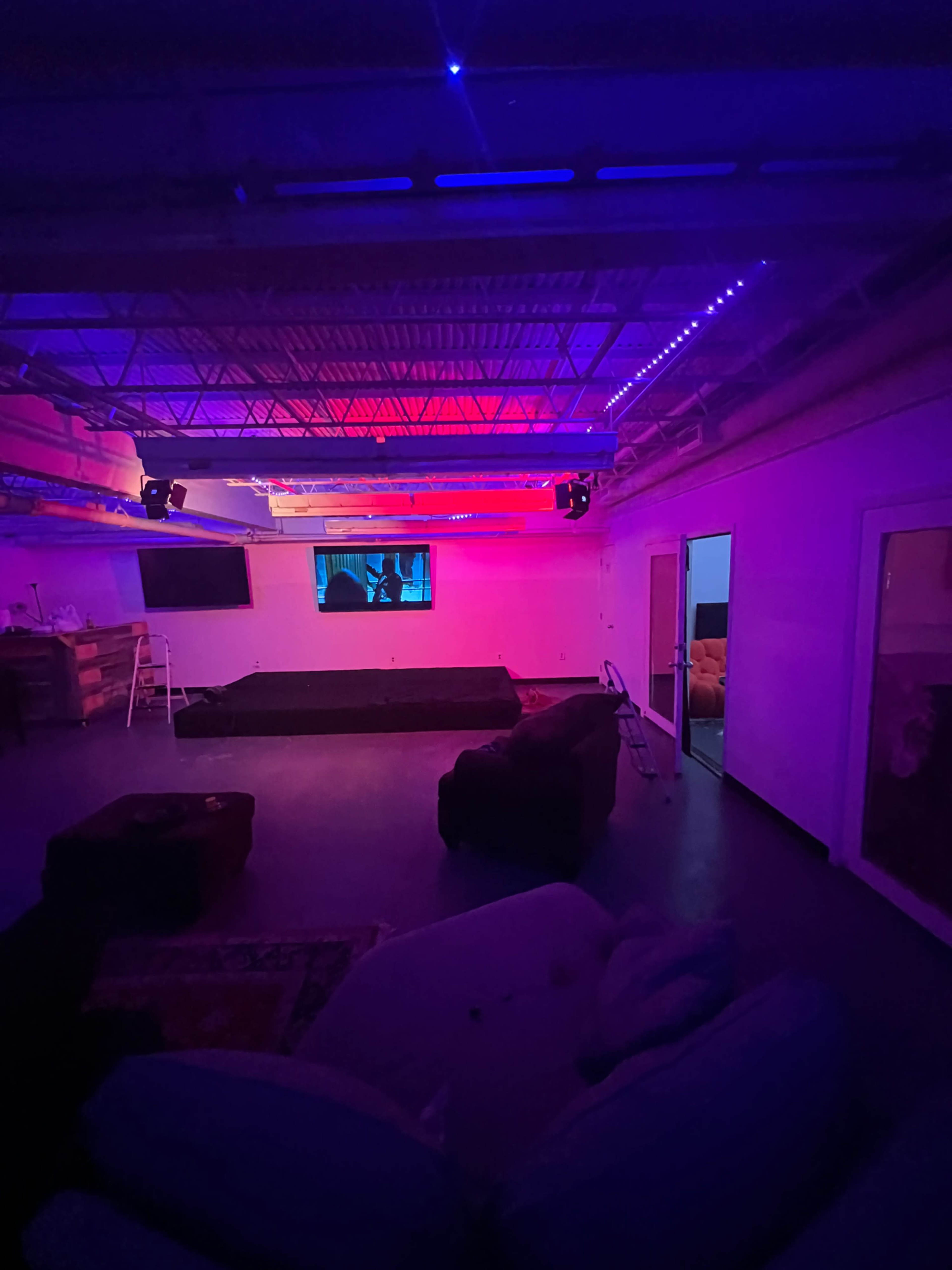 Stage Room Image in Lincoln Park, Yonkers, NY