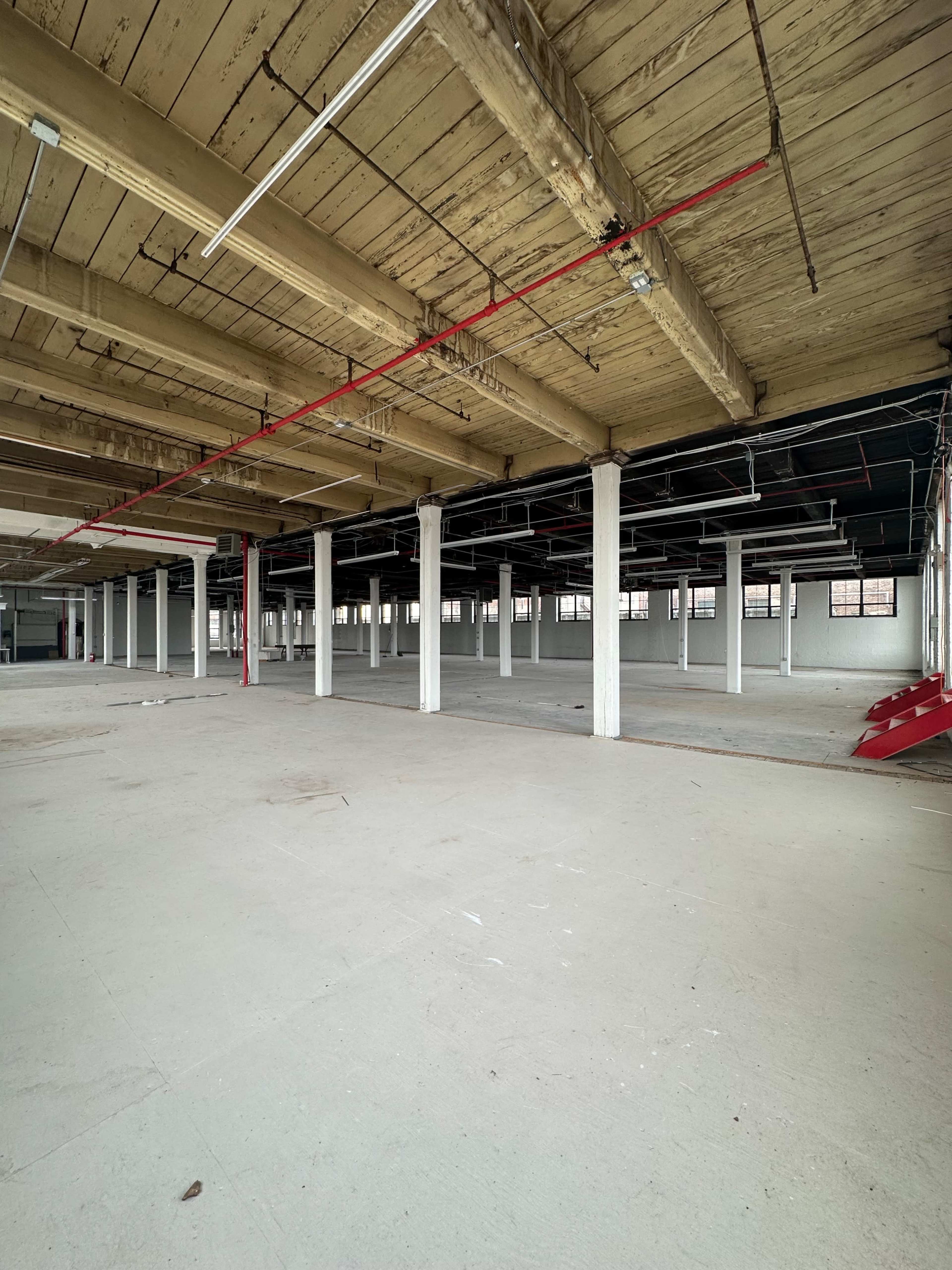Studio Loft Raw Space (20,000 sq ft) Image in Red Hook, Brooklyn, NY