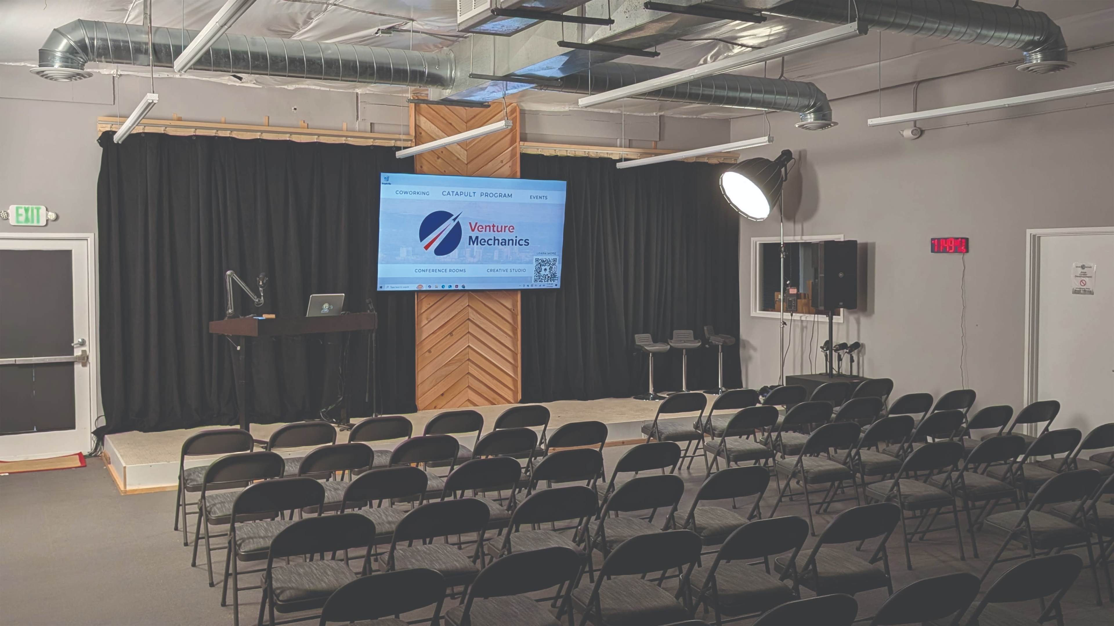 Versatile Event Space in Bellevue with Easy Access - Leonardo Room Image in Crossroads, Bellevue, WA
