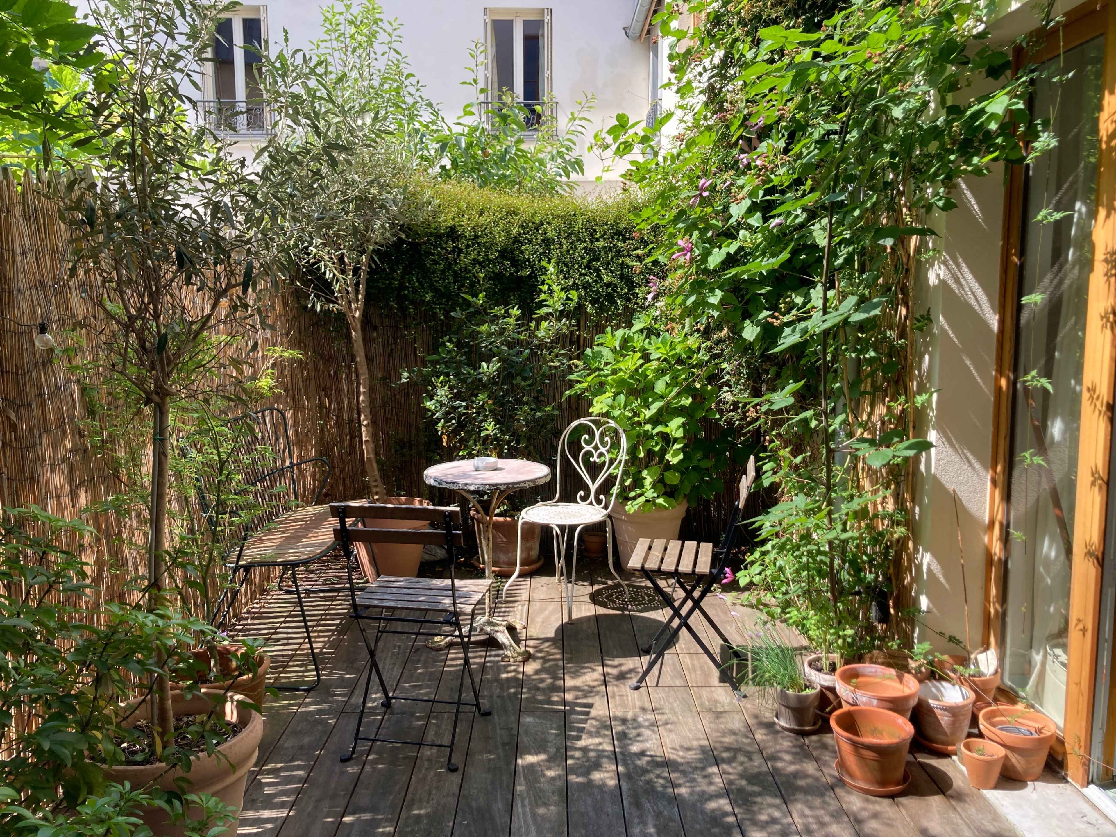 Joli loft au calme avec terrasse, un air de campagne à Paris Image in Belleville, Paris