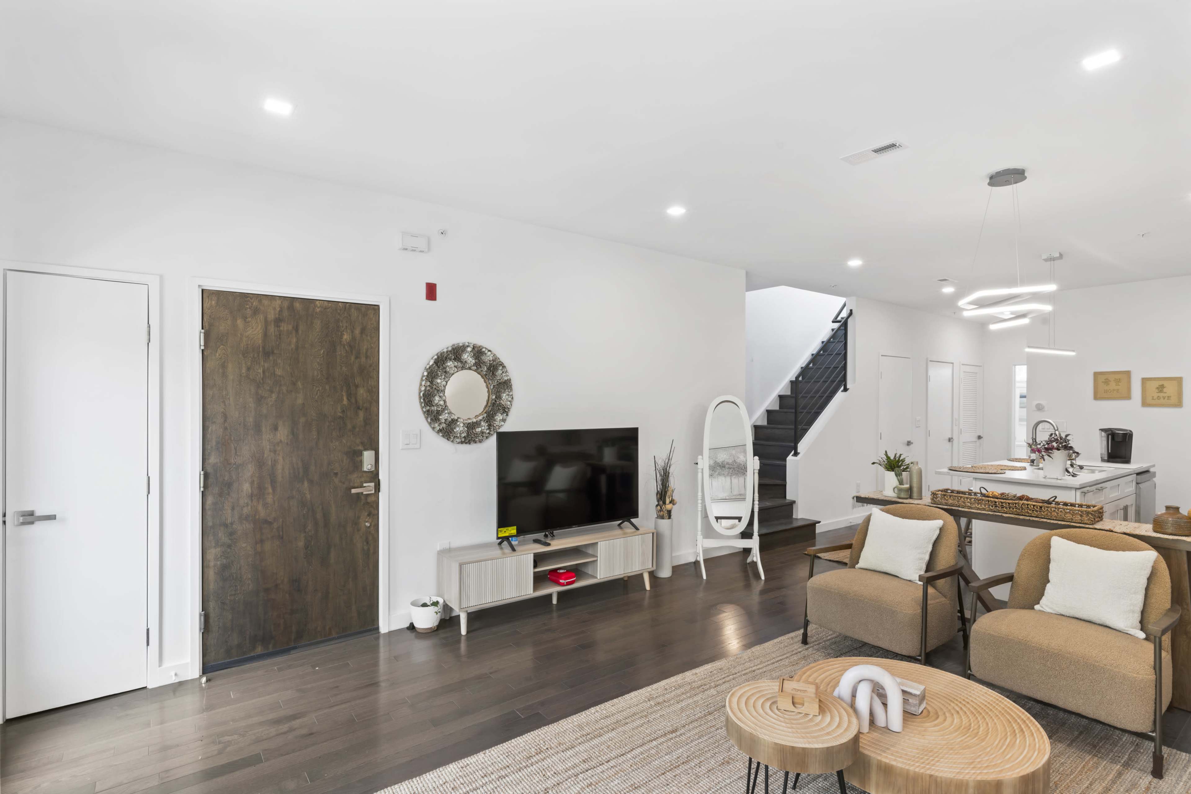 Fully furnished 3-bedroom apartment ideal for filming. Features stylish modern decor, natural light, spacious living areas, and a functional kitchen. Versatile layout perfect for a variety of scenes. Ready for cast and crew use. Image in Northeast Washington, Washington, DC