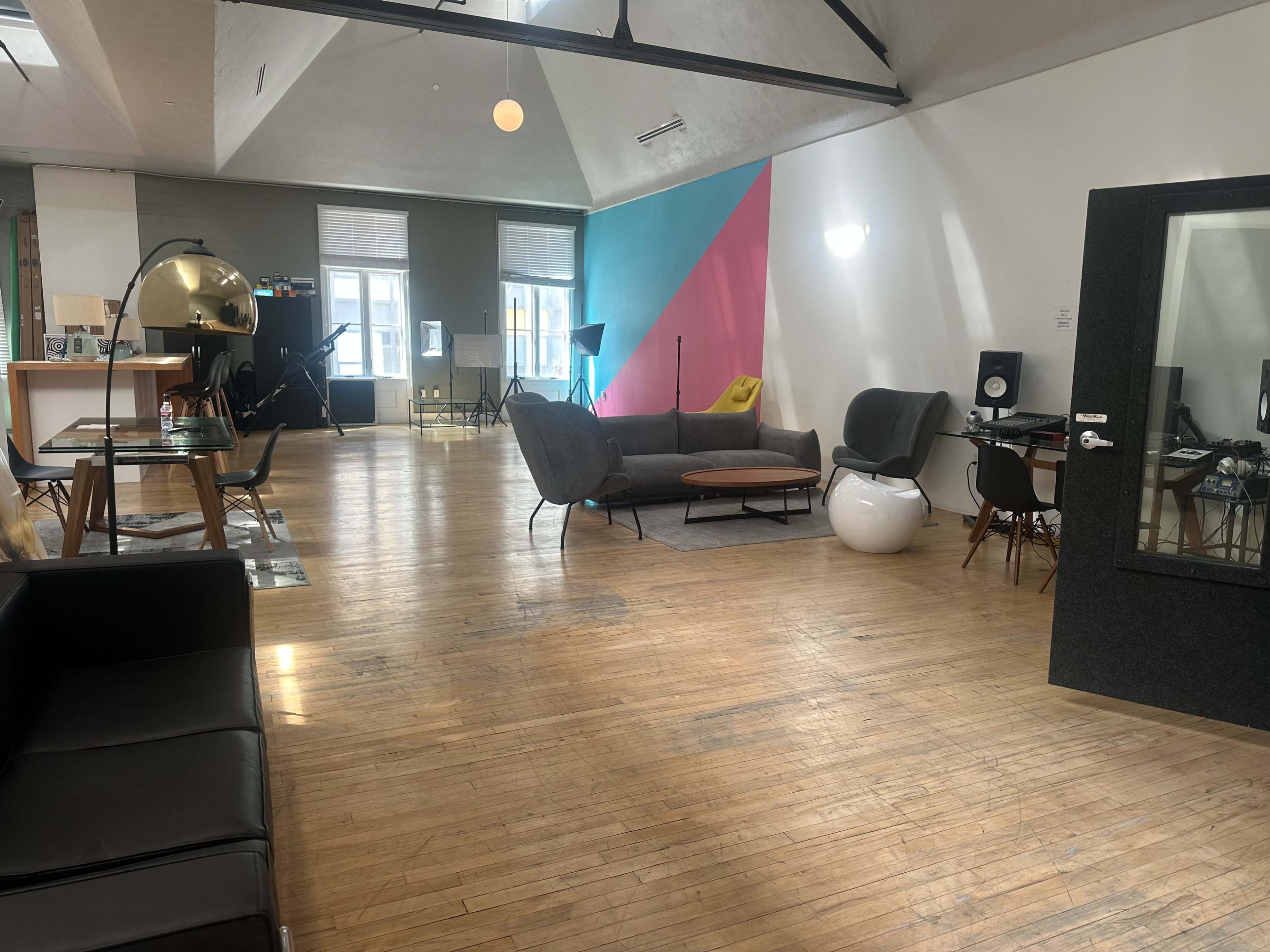 Central LA, Large Koreatown Studio Image in Koreatown, Los Angeles, CA