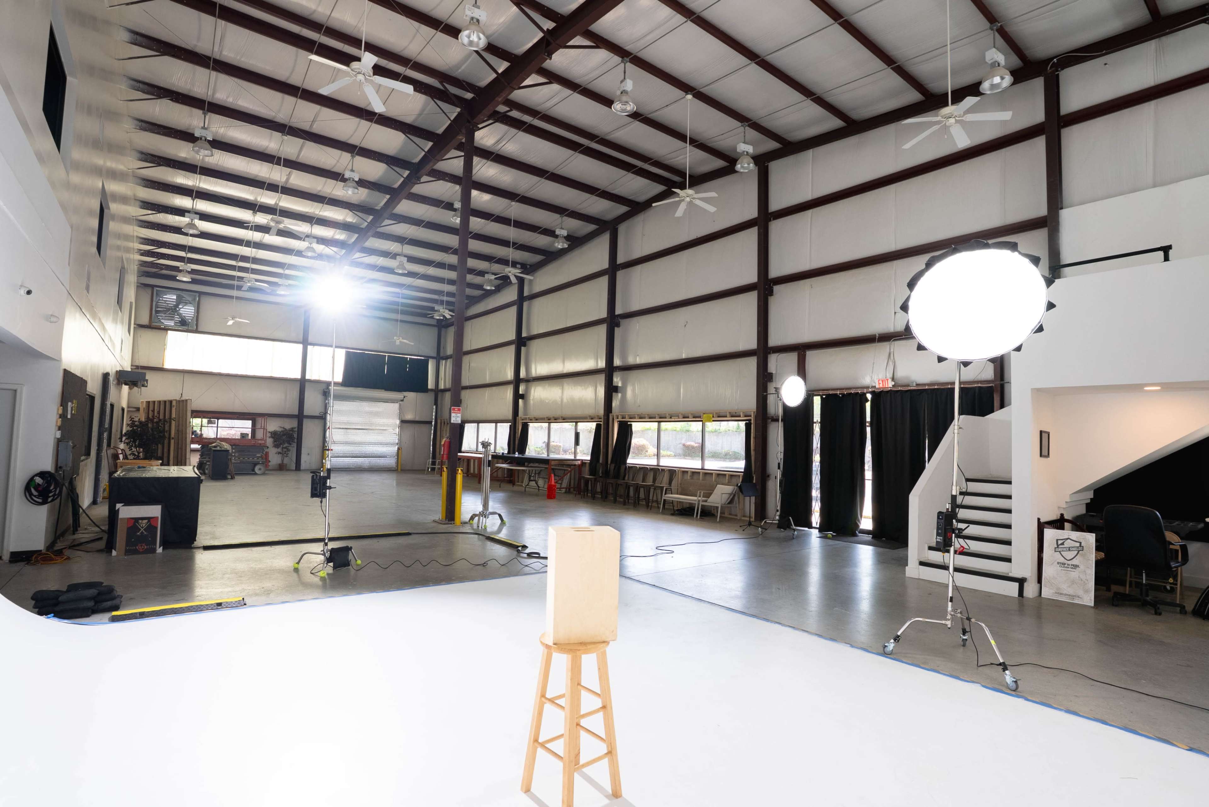 Huge 4000 sqft Warehouse Studio with Cyclorama, High Ceilings, Lounge,  Drive In Garage, Upper Level Cyc Overlook, 4 Acre Outdoor Backlot Image in Mableton, Mableton, GA