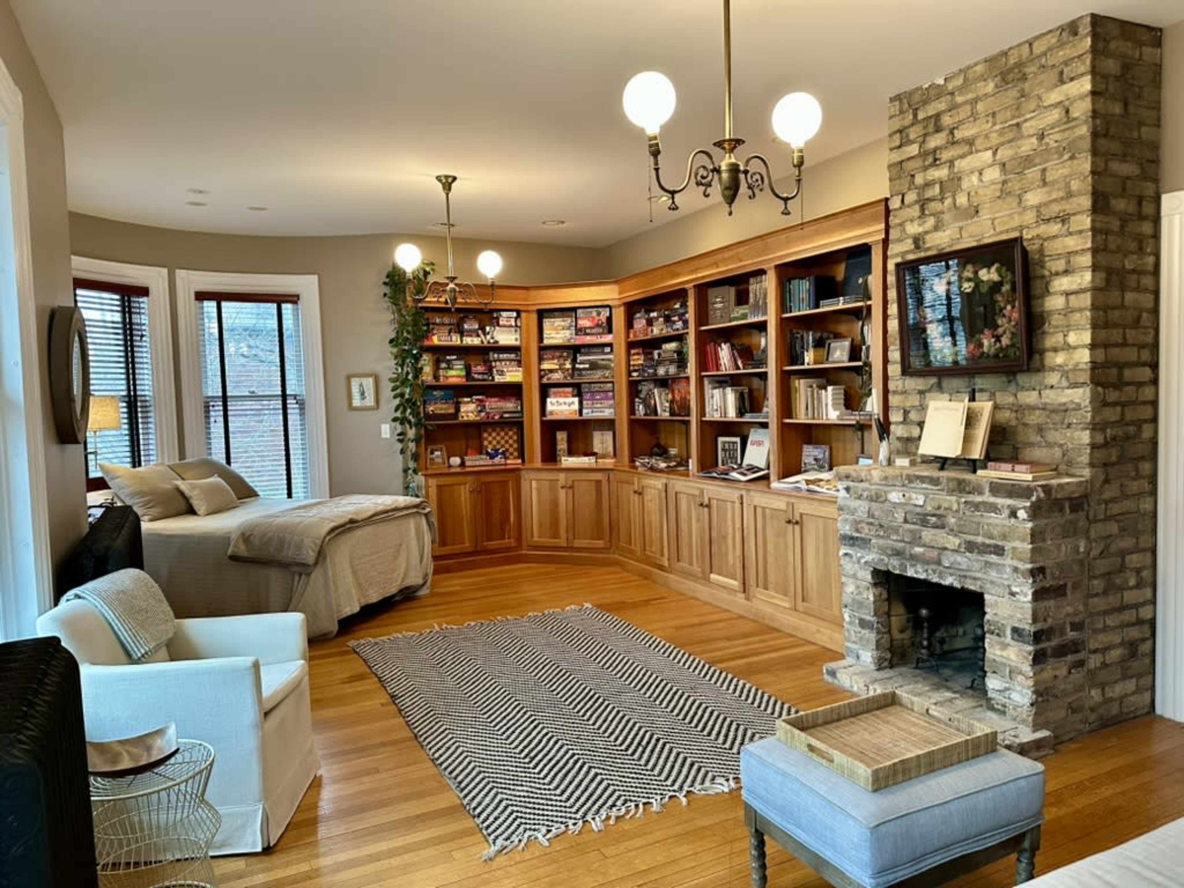 Elegant, Historic Victorian Mansion Image in Summit Hill, Saint Paul, MN