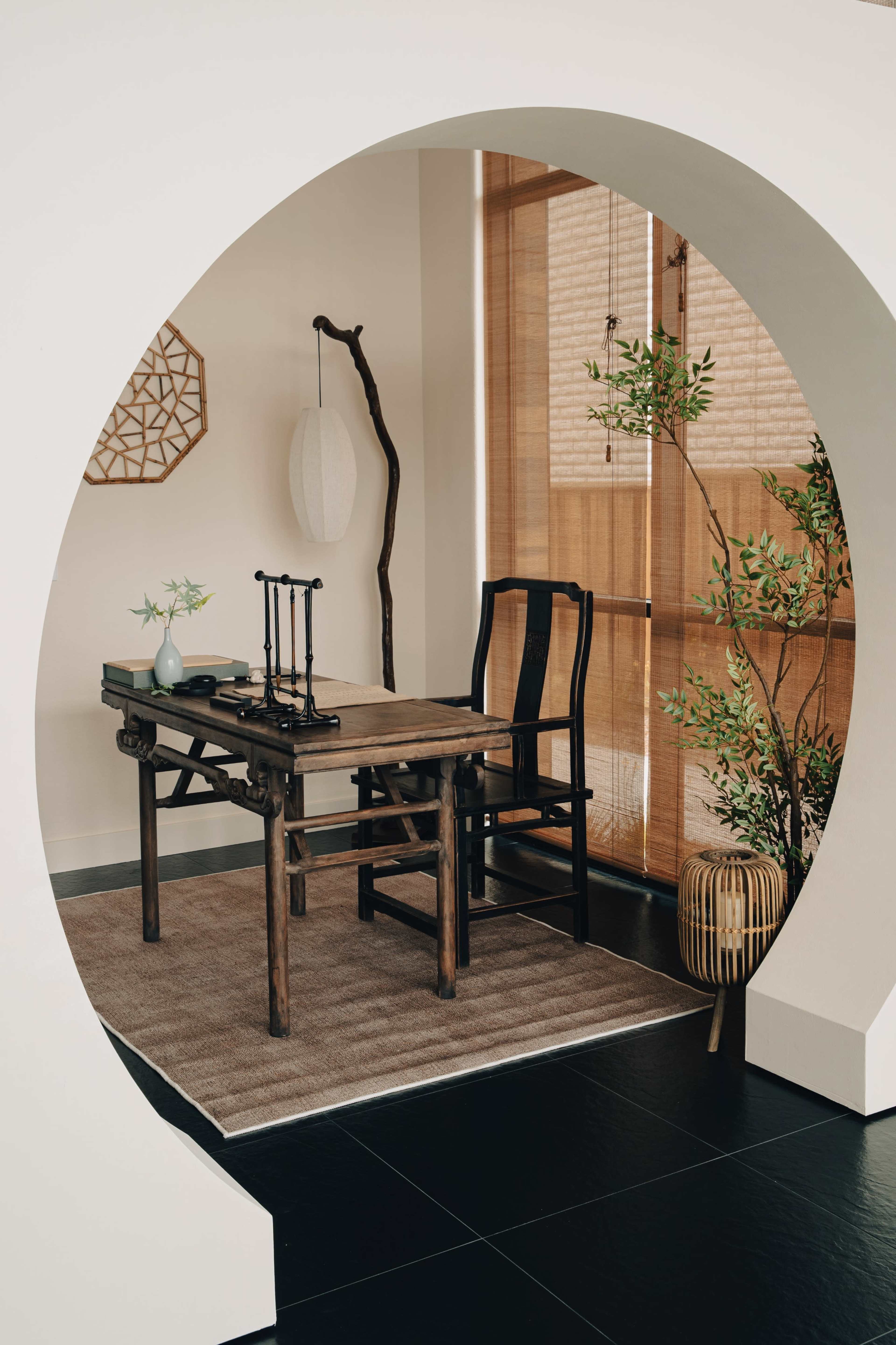 High-Ceiling Urban Studio with Natural Light and Minimal Asian Aesthetic Image in Santa Clara, Santa Clara, CA