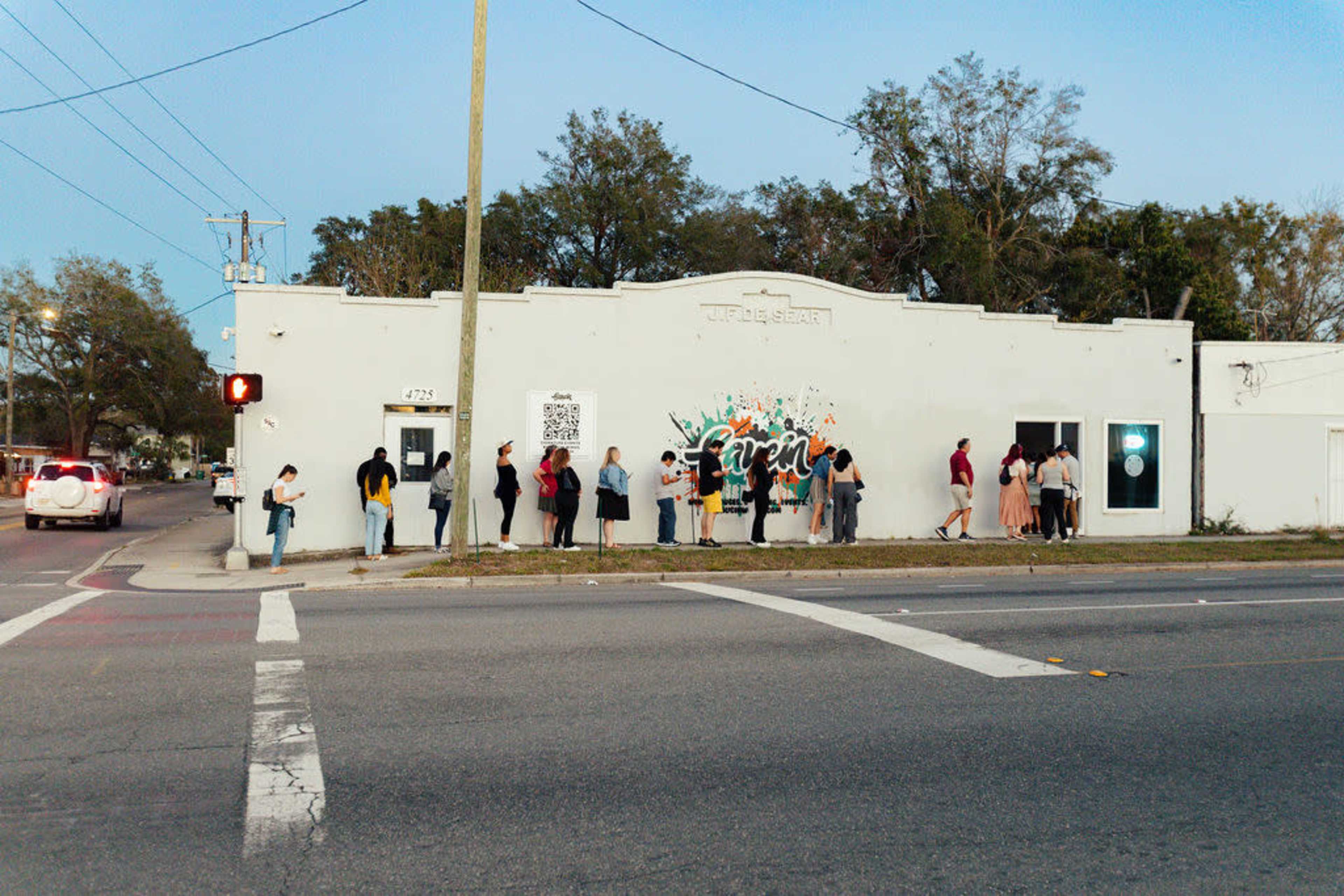 Eclectic Multi-Room Space in the Heart of Seminole Heights Image in Southeast Seminole Heights, Tampa, FL