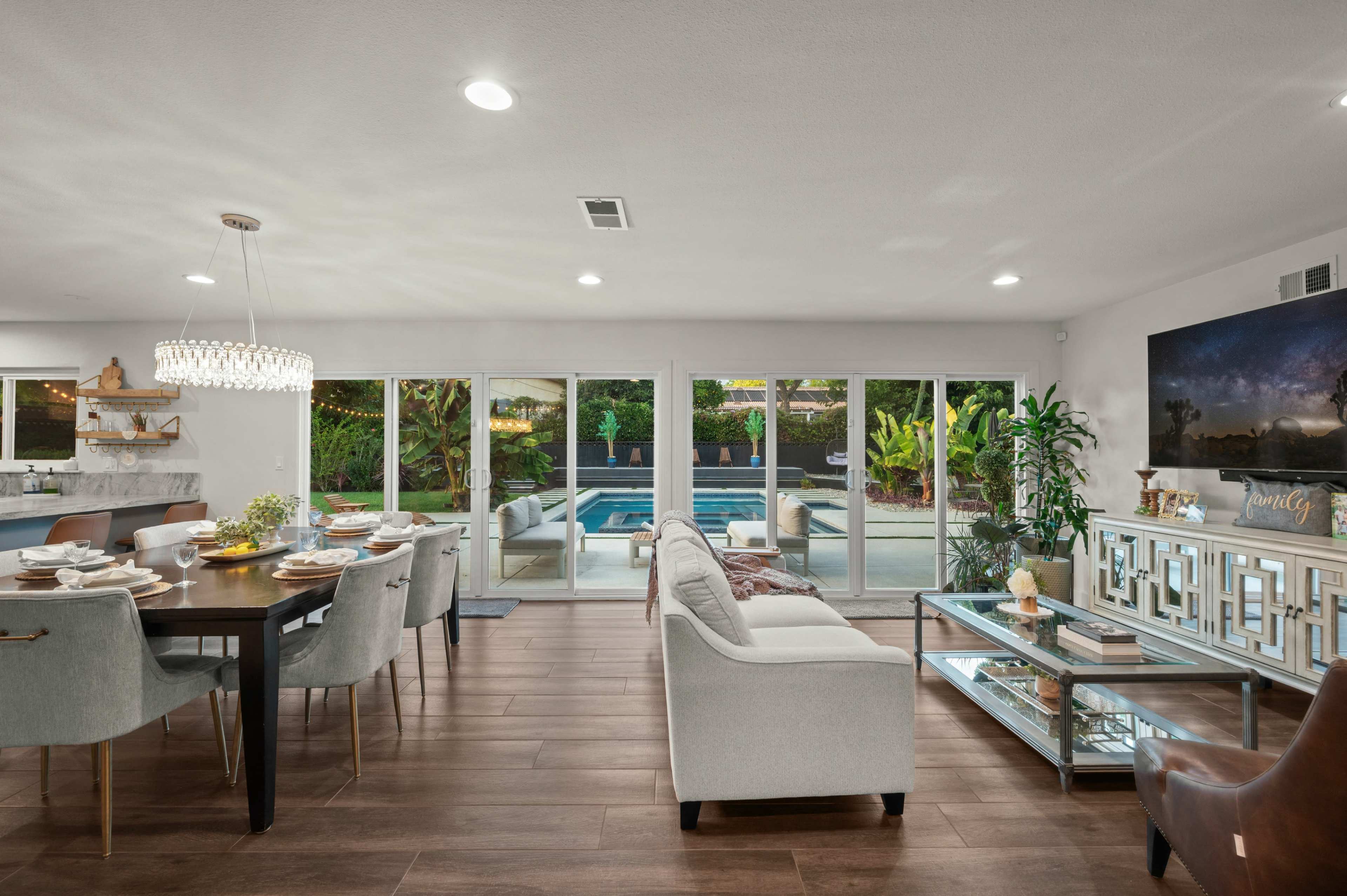 LUX- Modern Home -Open Spaces Image in Upland, Upland, CA