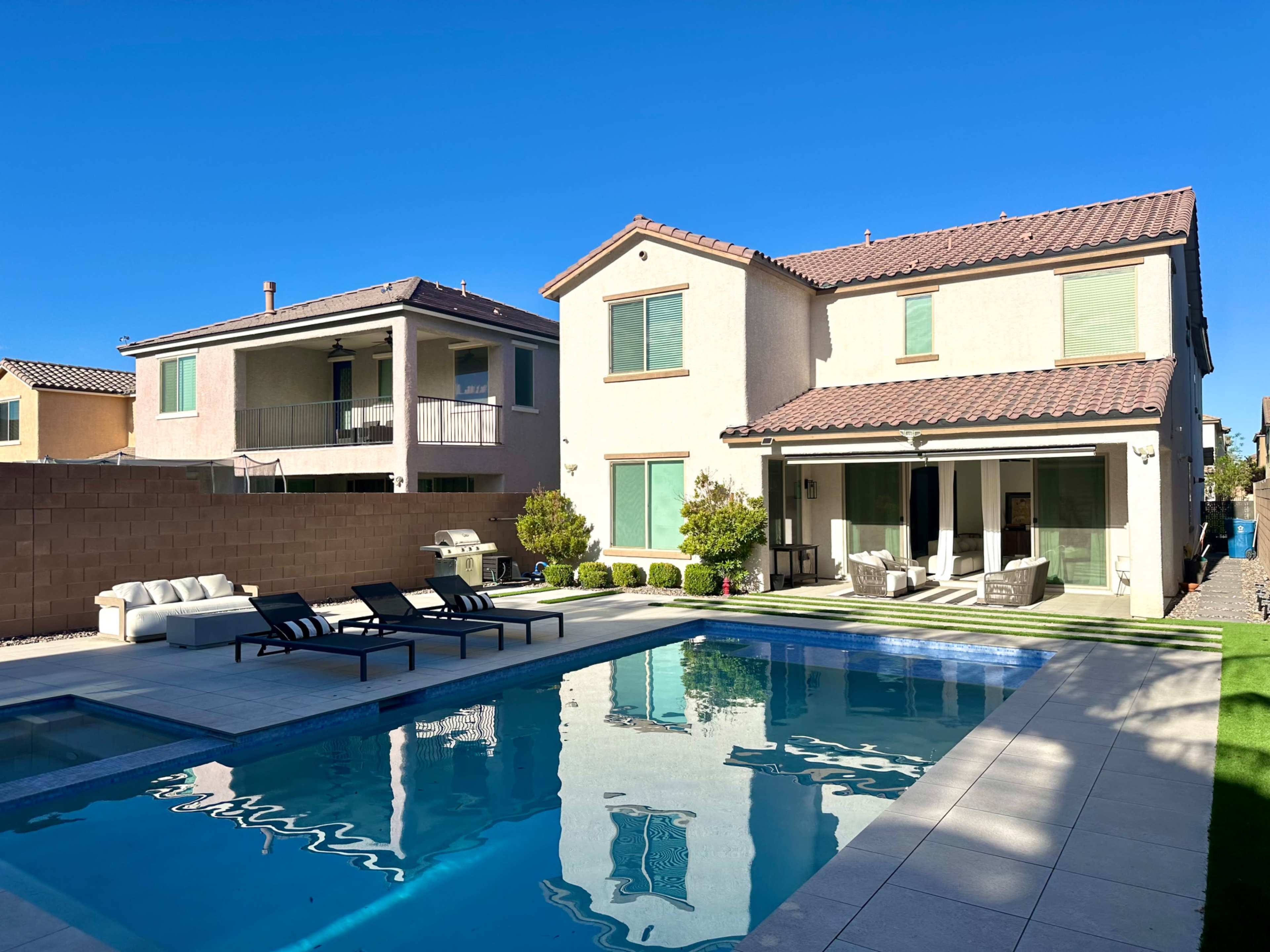 Serene Modern Backyard Oasis | Pool, Spa & Elegant Lounge Vibes Image in Rhodes Ranch, Las Vegas, NV