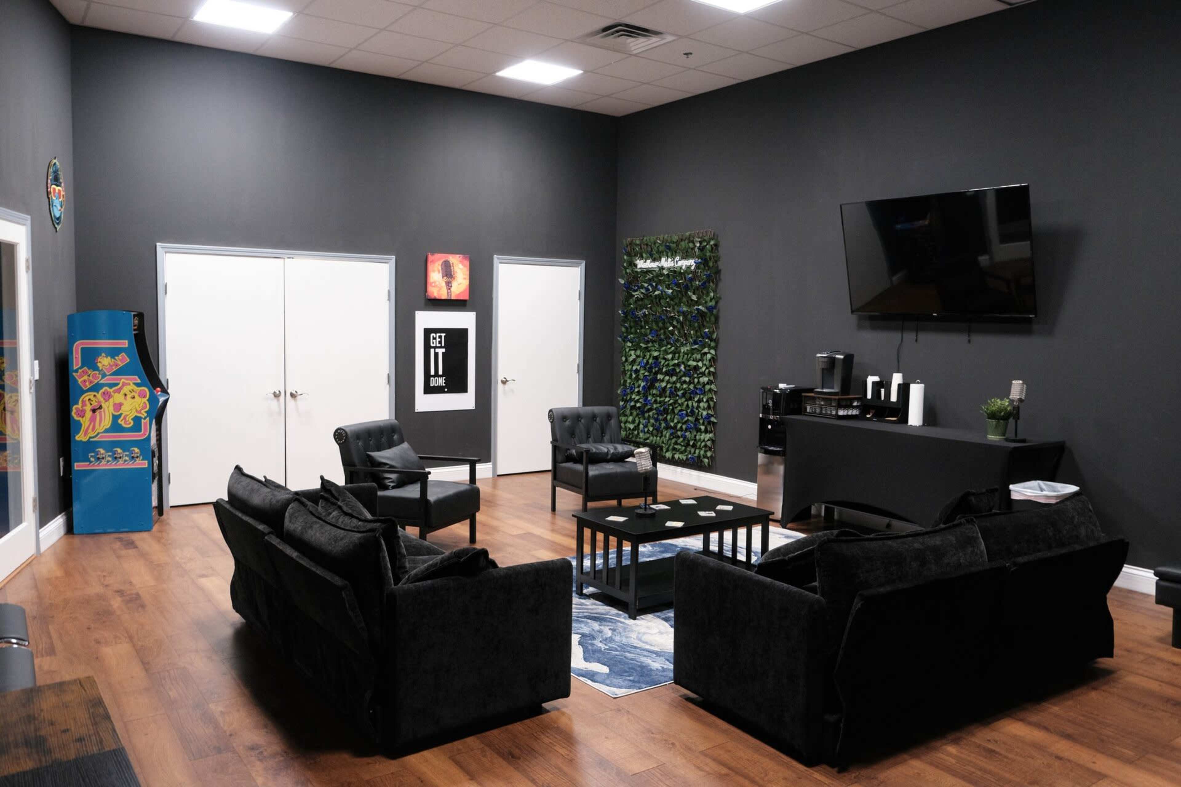Content Creation Studio with Podcast, Photo, Video, and Kitchen Sets in Pearland Image in Pearland, Pearland, TX