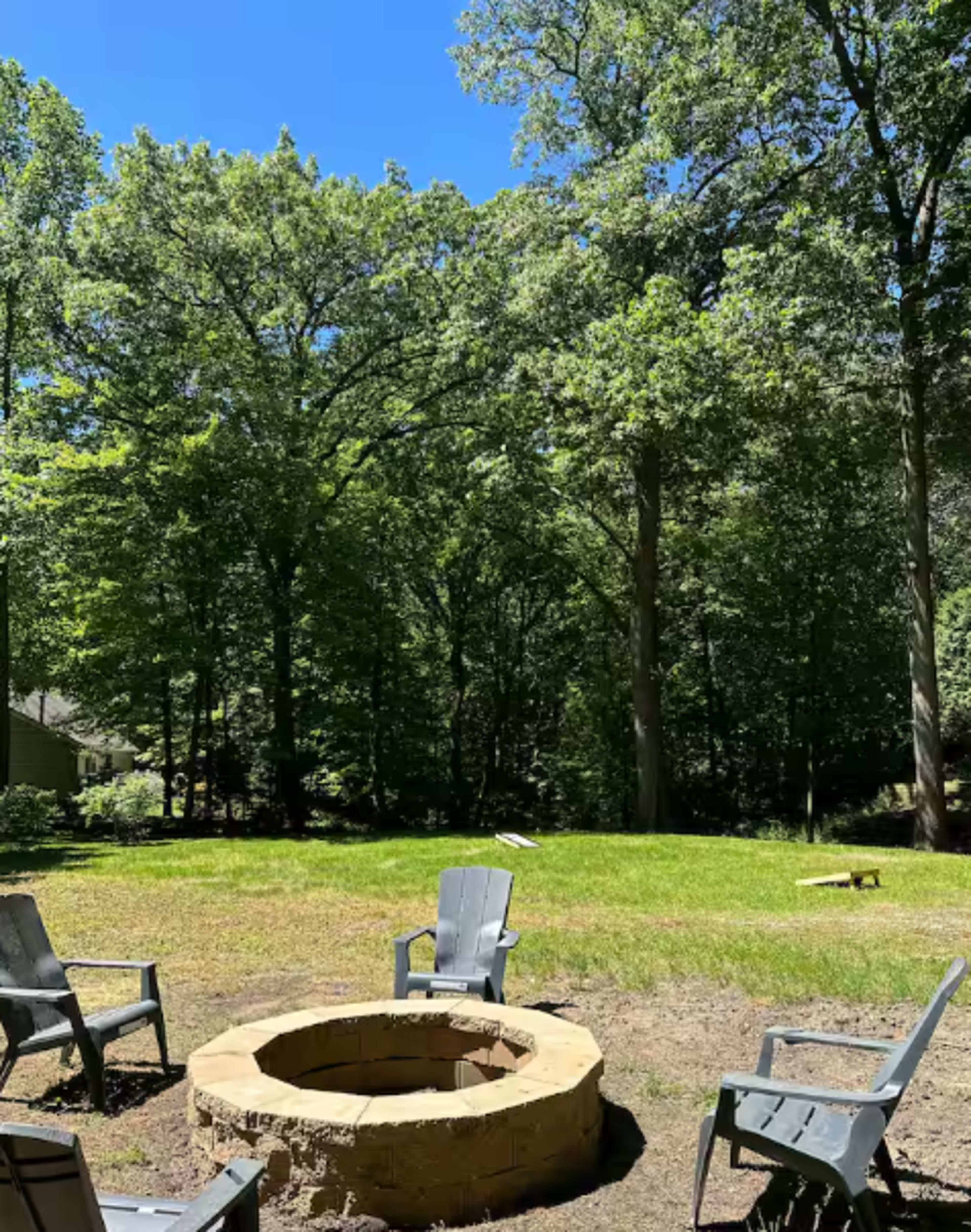 Secluded Oasis: 4 Bedrooms, 3 Blocks to Downtown Image in New Buffalo Township, New Buffalo, MI