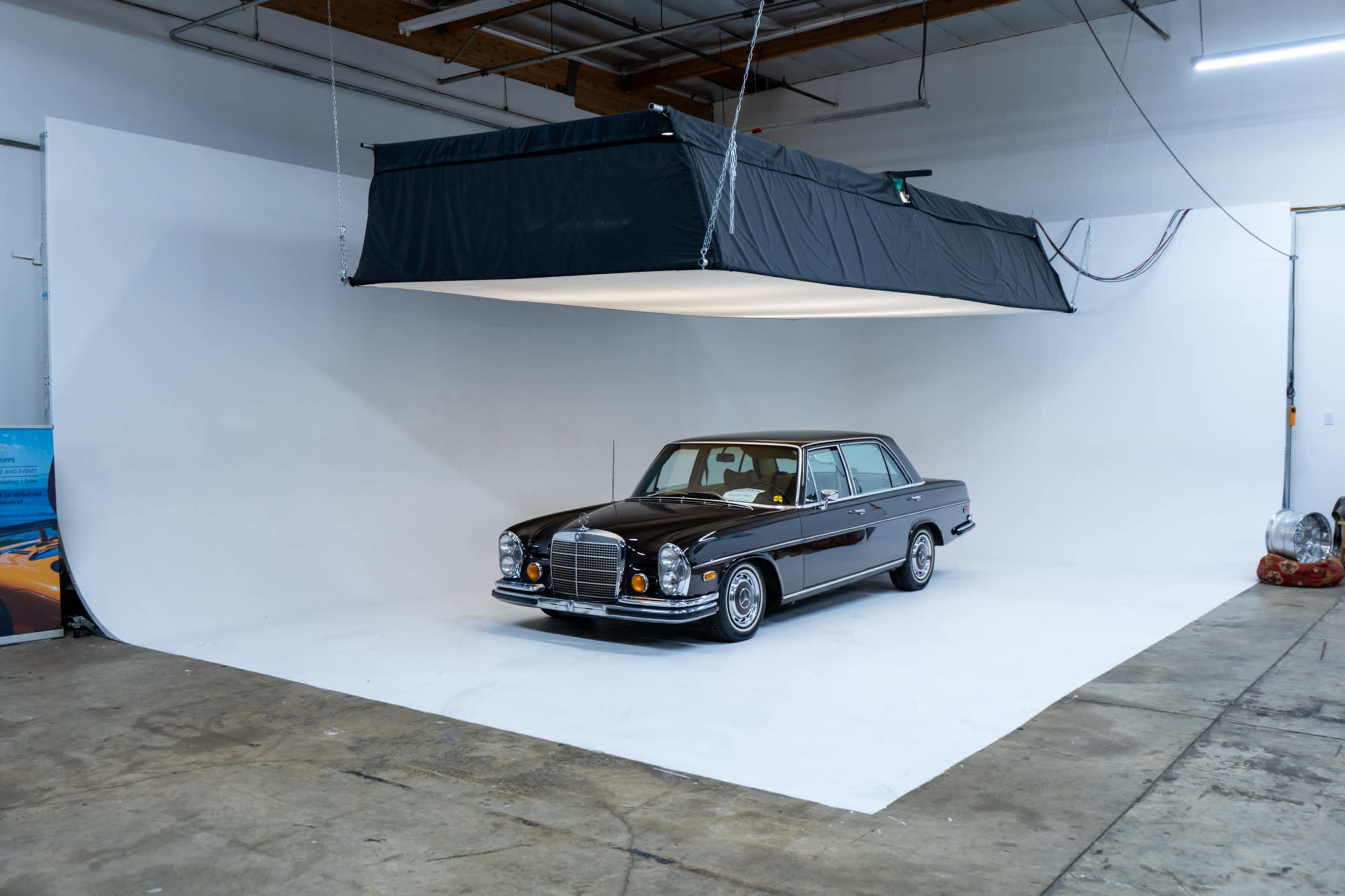 Photo Studio | Cyclorama Wall | Chimera F2 10 x 20 Lightbox Image in Azusa, Azusa, CA