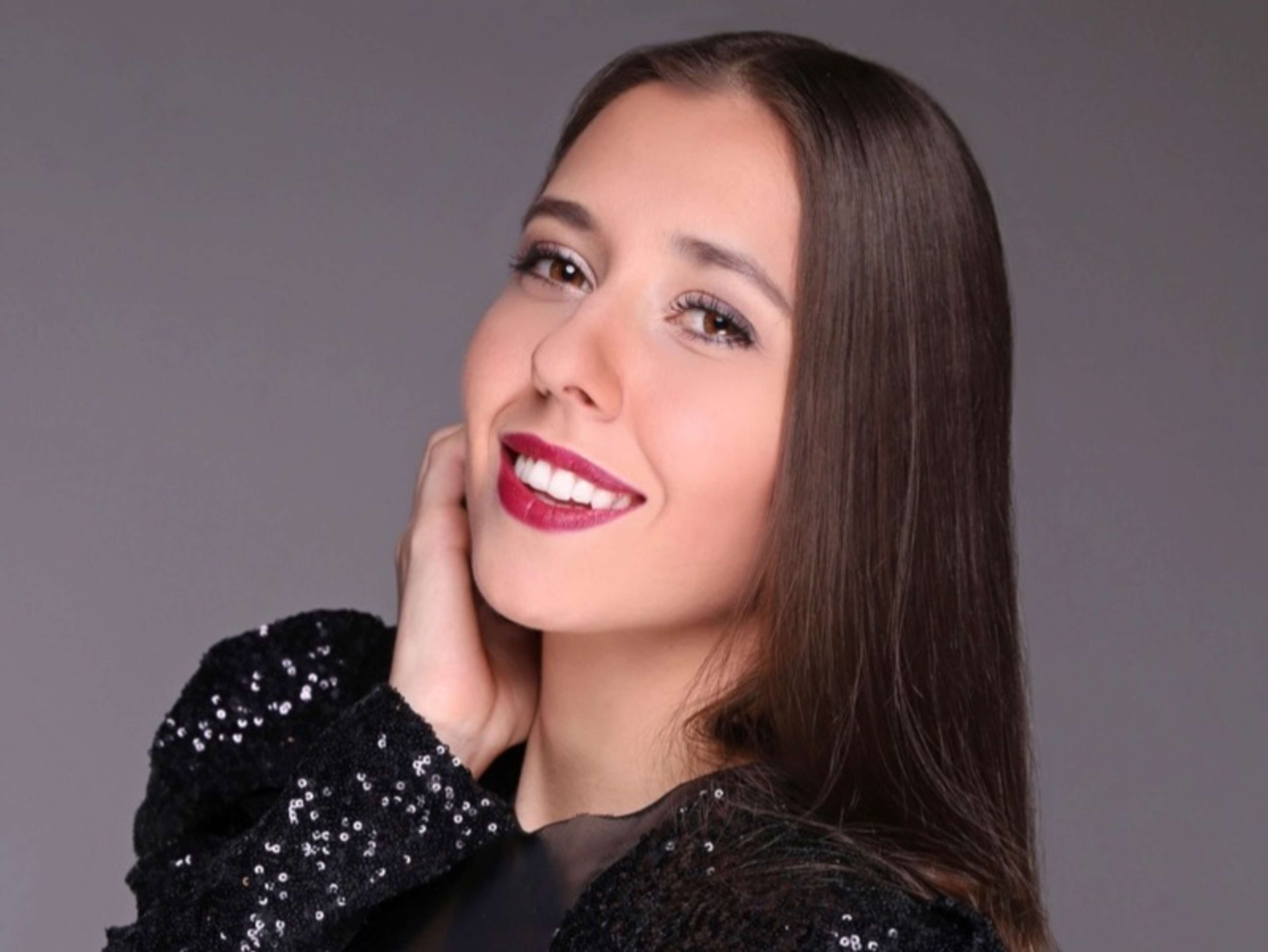 Professional Model/Actress