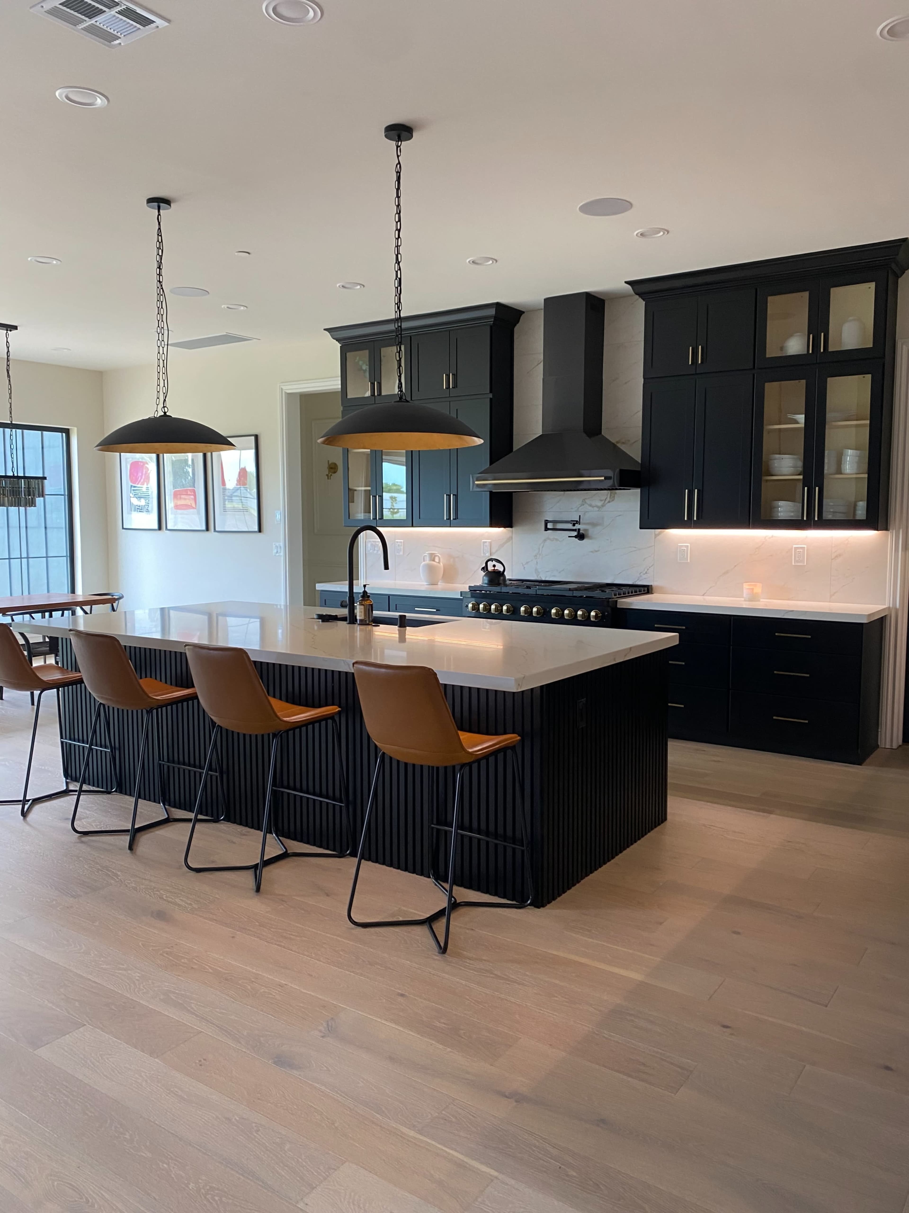 Bright, Spacious Craftsman Ideal for Creative Shoots Image in West Sacramento, West Sacramento, CA