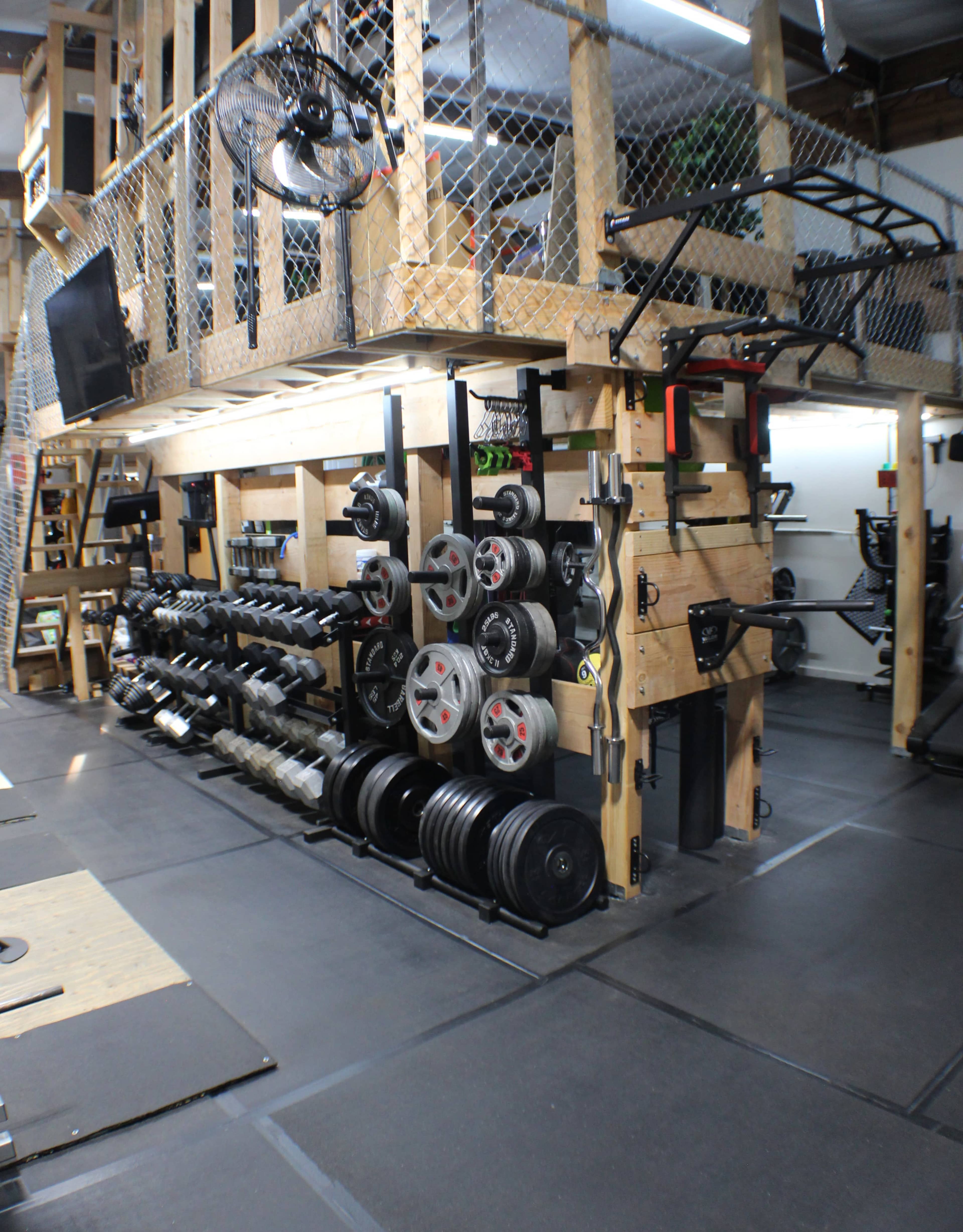 Gym/Sports Training Facility with Regulation Basketball Hoop Image in Carson, Gardena, CA