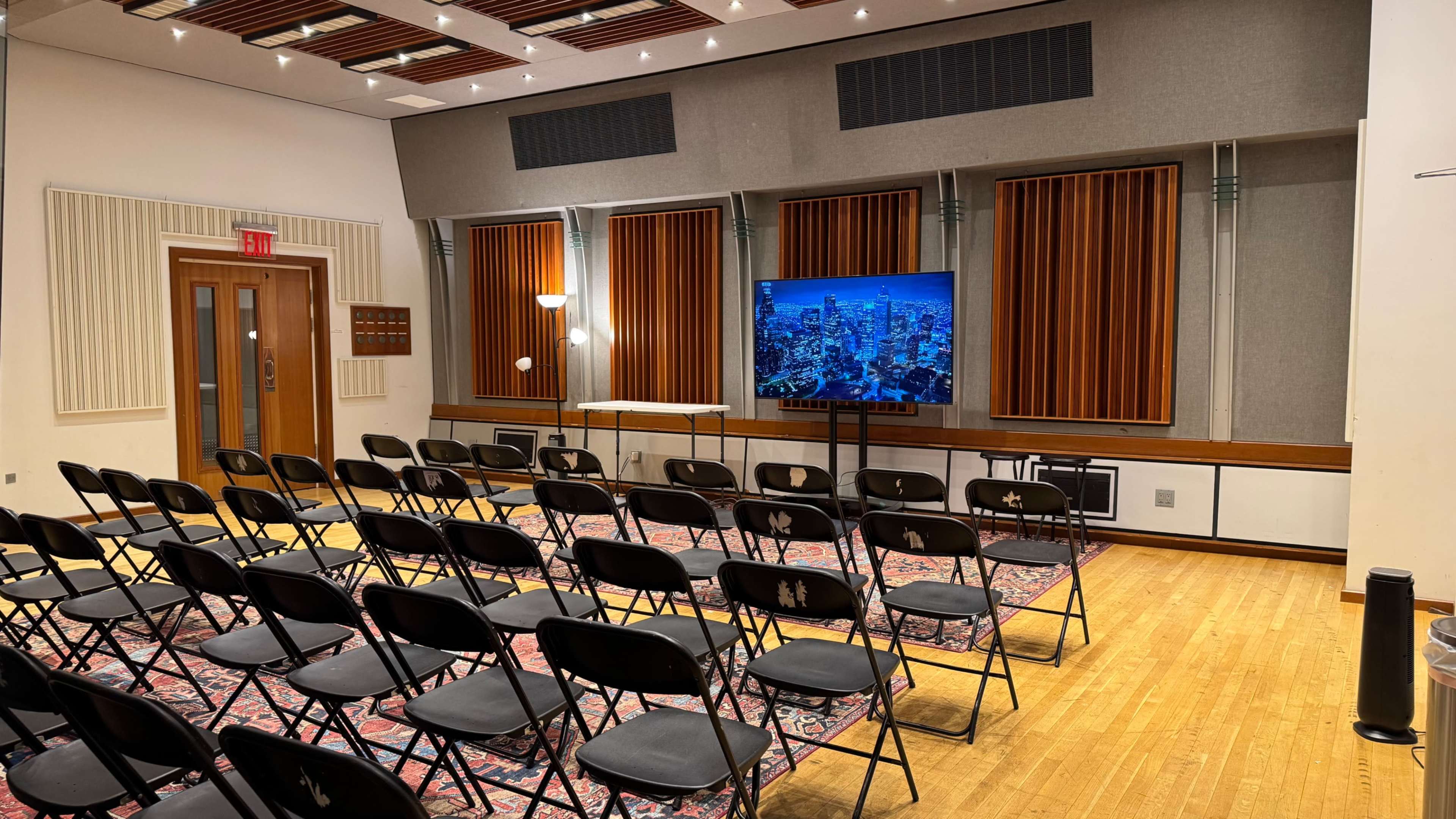 Iconic Spacious Studio - Meeting Image in Midtown Manhattan, New York, NY