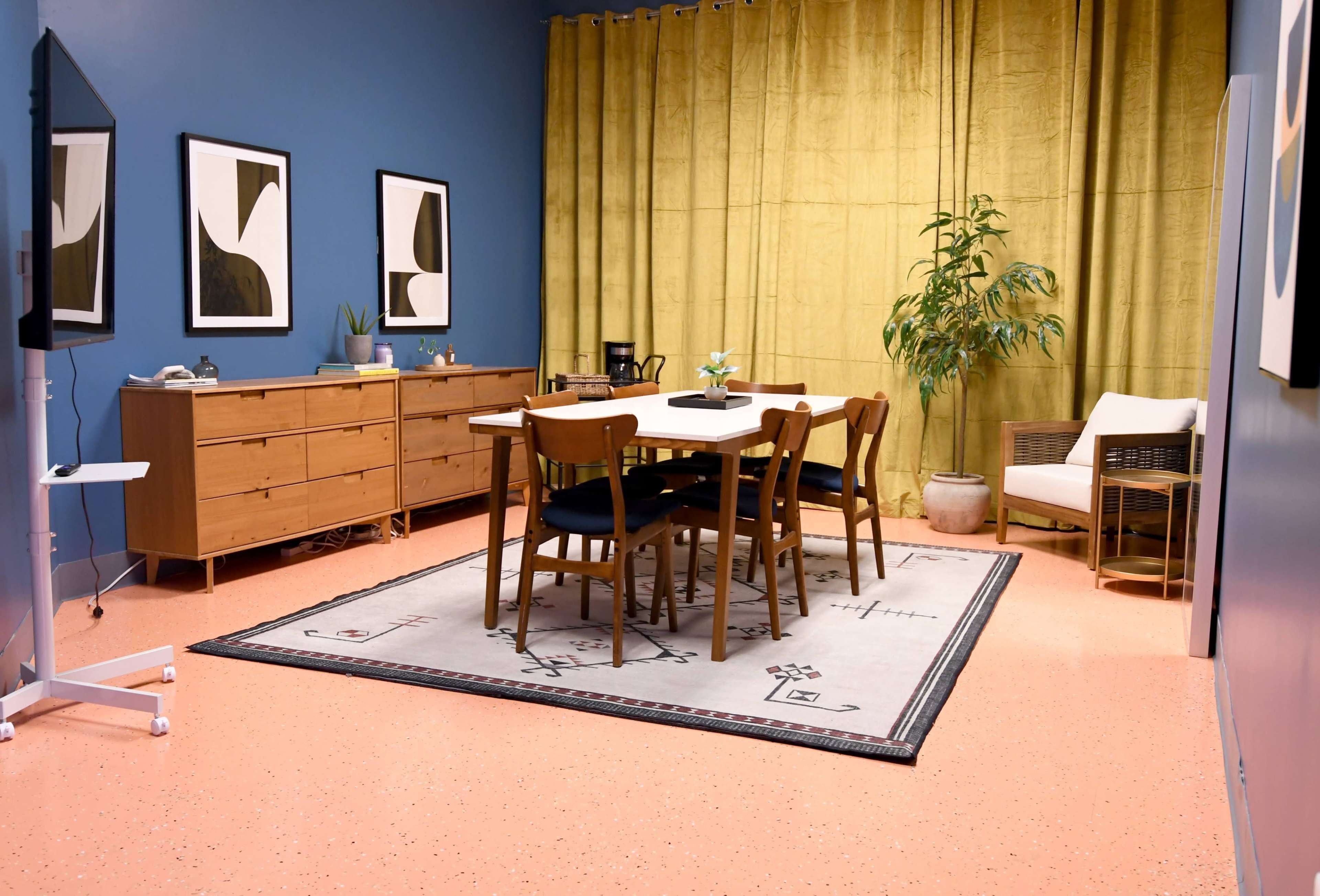 Large Designer Conference Room for 8 Perfect for Team Collaborations Image in North Redondo, Redondo Beach, CA