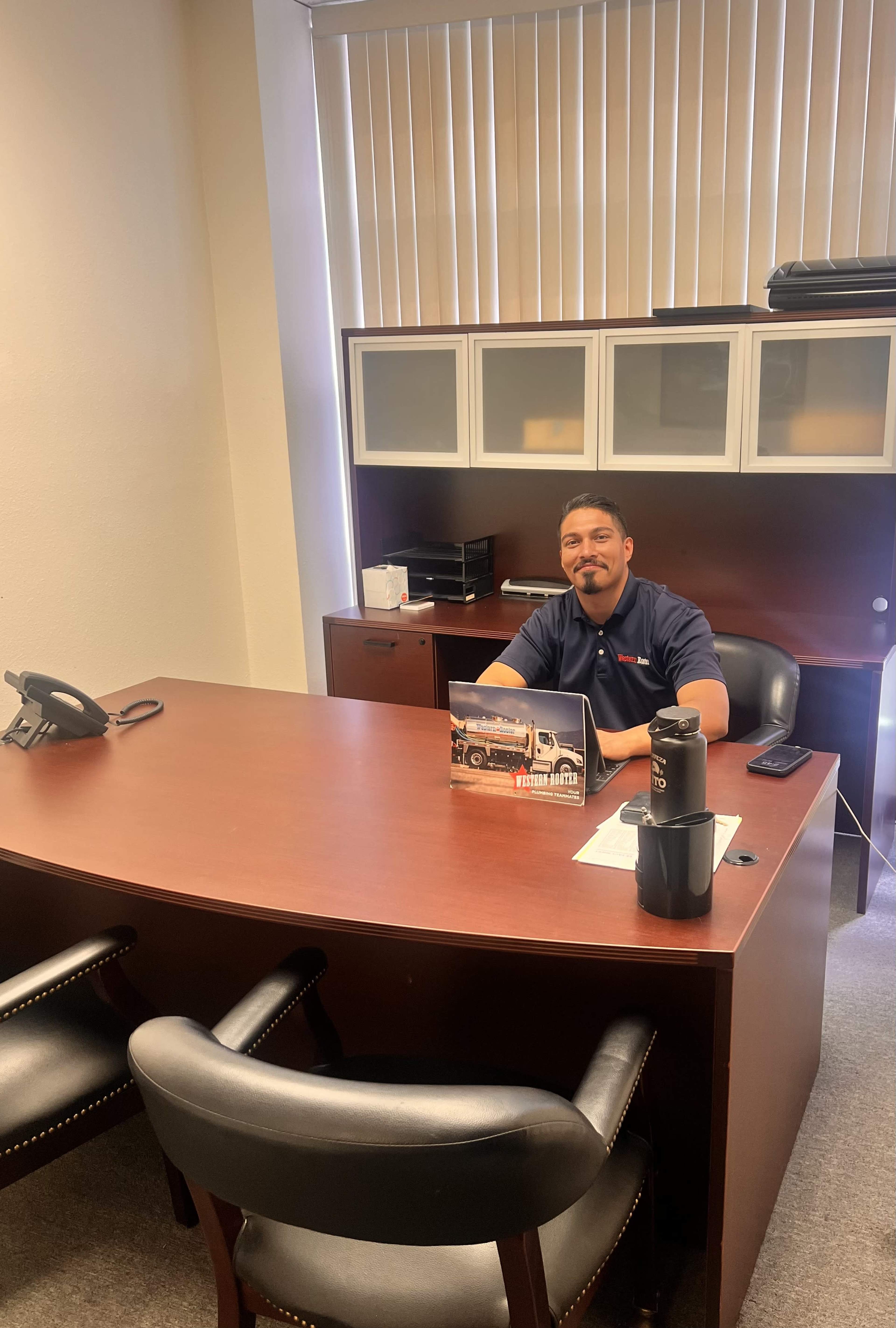 San Dimas-Private office with Desk to meet 3-4 people. Off 210/57 fwy Image in San Dimas, San Dimas, CA