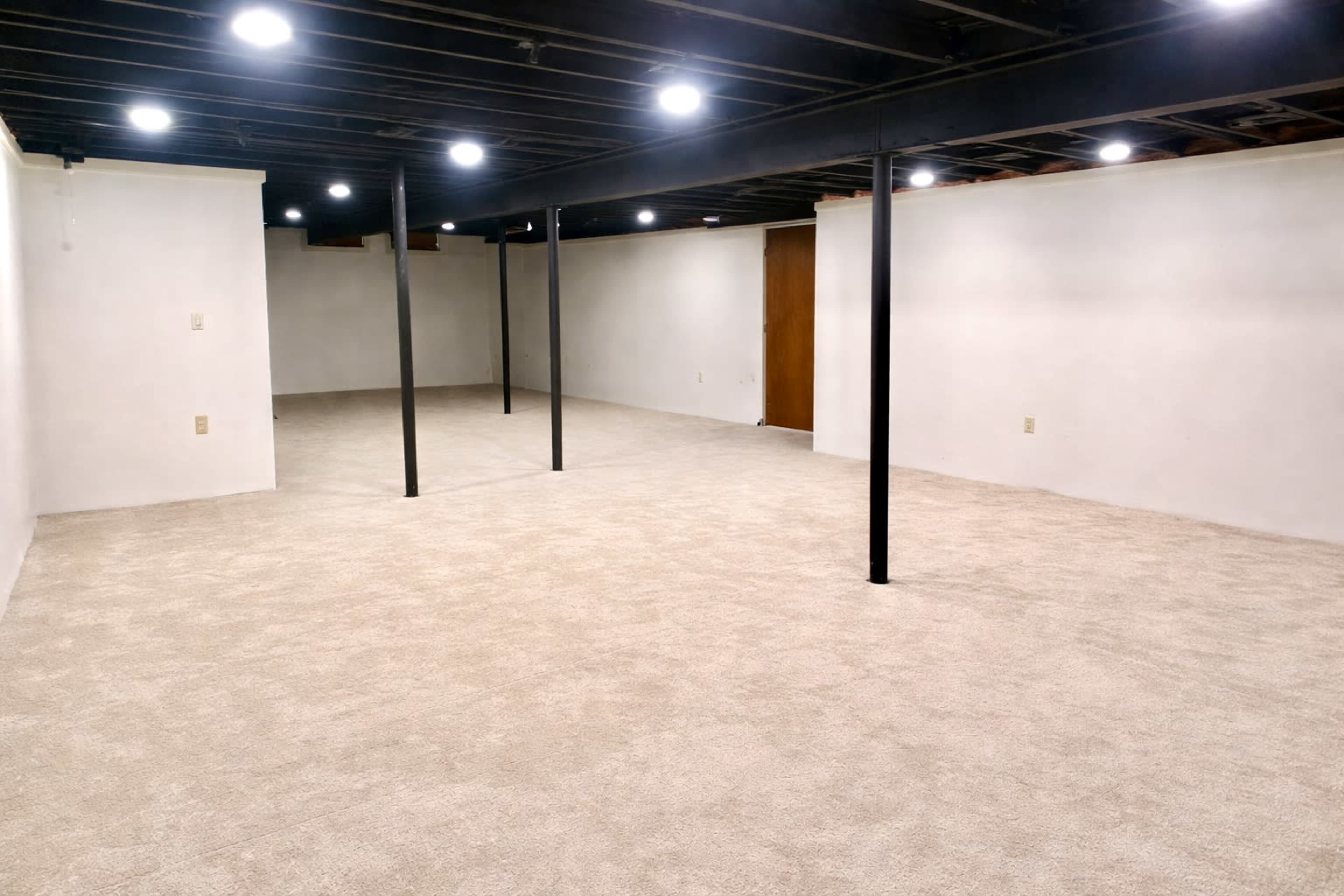 Private Basement Space for Small Seminars, Workshops & Presentations Image in Bloomfield Township, Bloomfield Hills, MI