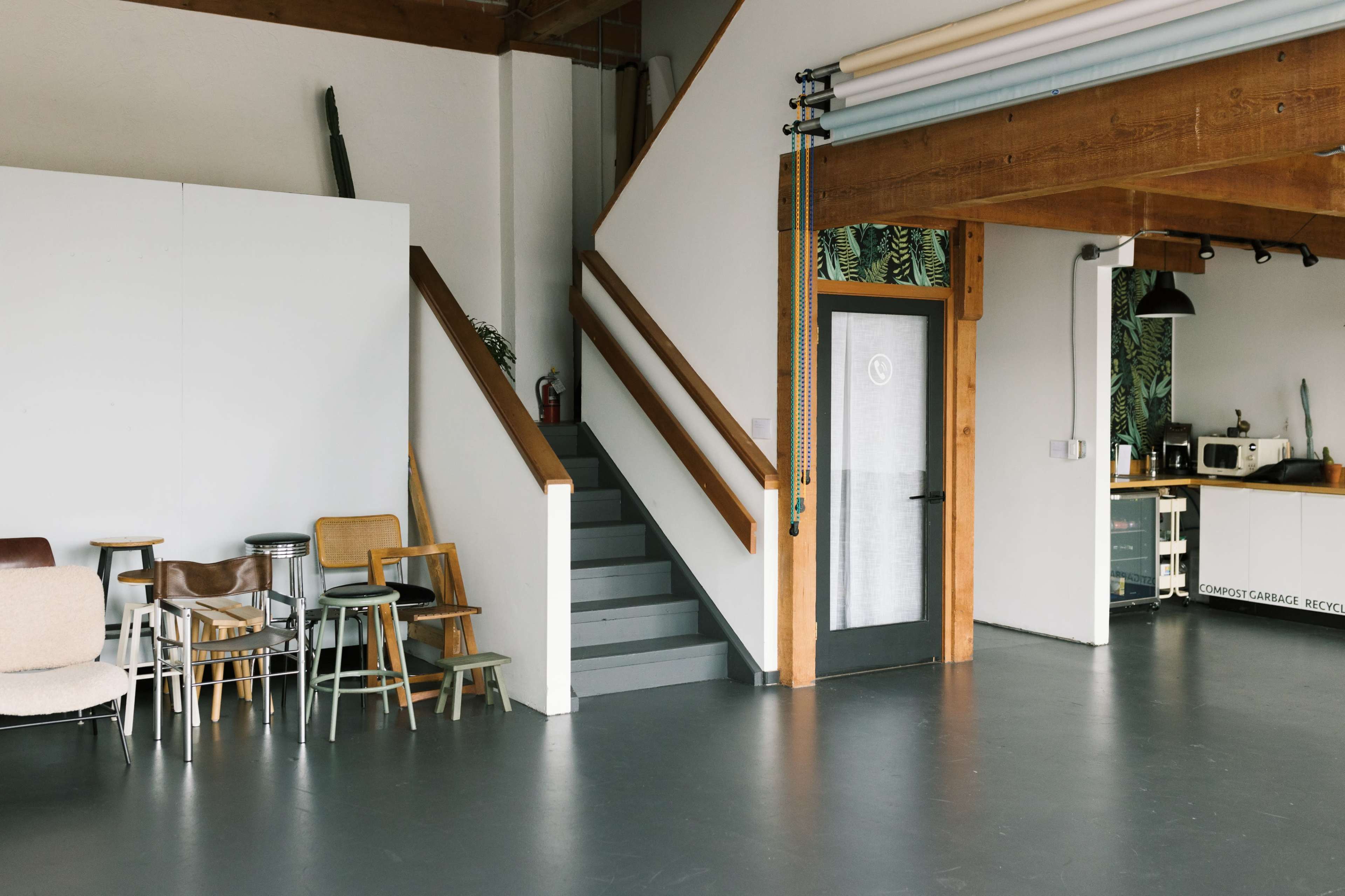 Downtown Loft studio with Natural Light and 25+ ft Wall Image in , Mount Vernon, WA