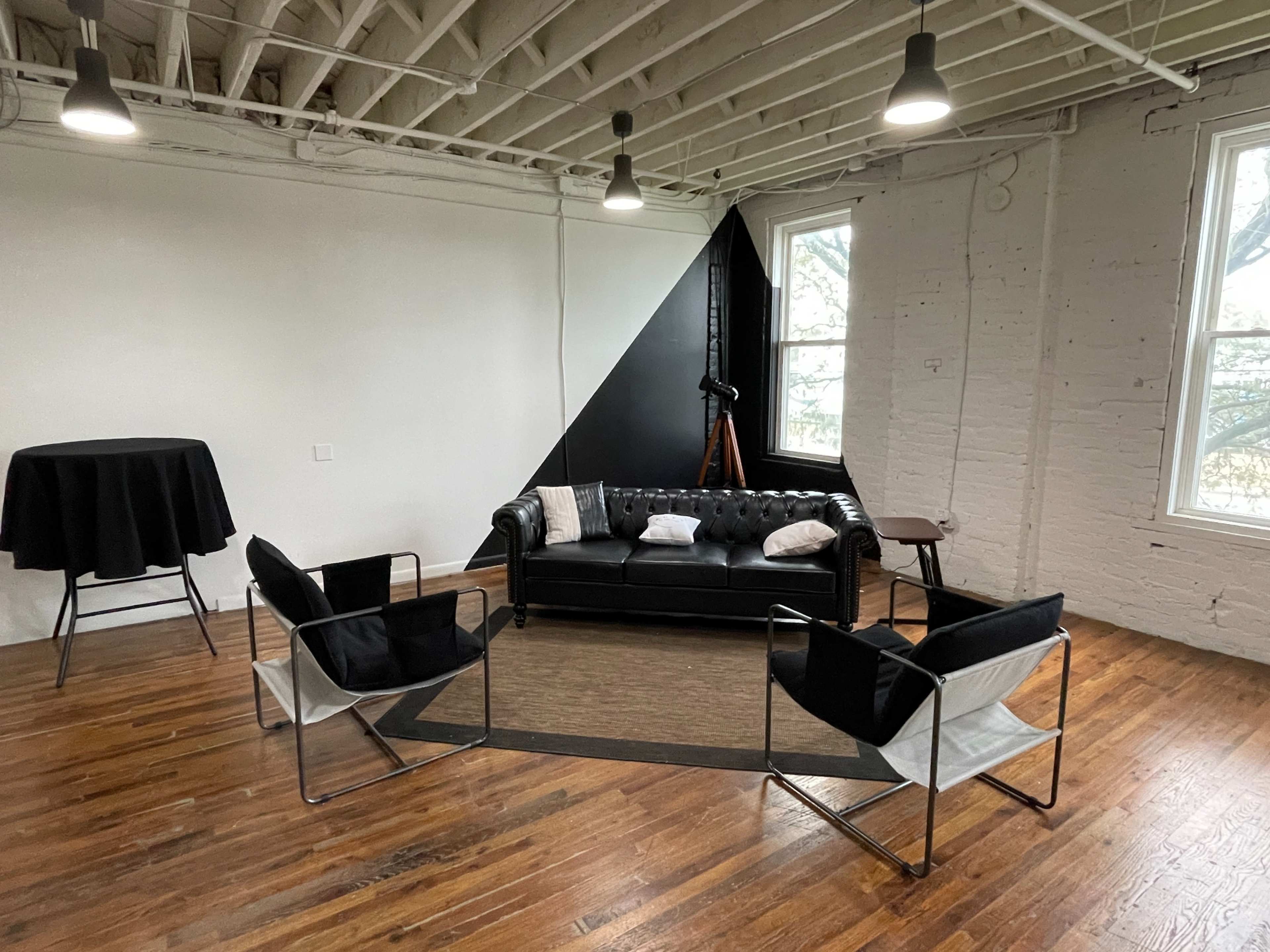 Industrial Loft with CYC Wall Image in South Columbus, Columbus, OH