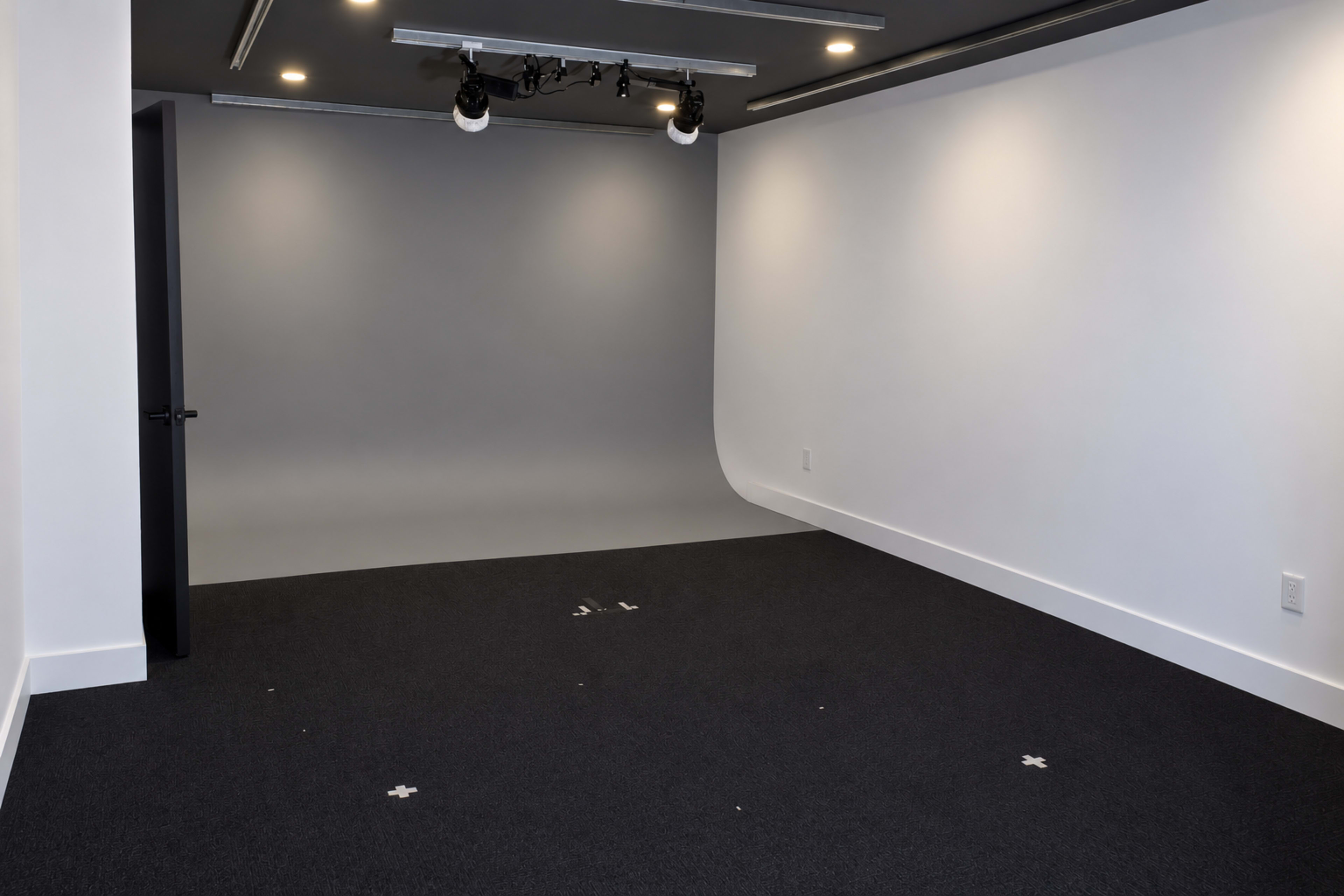 Fort Langley Modern Studio Image in Fort Langley, Fort Langley, BC