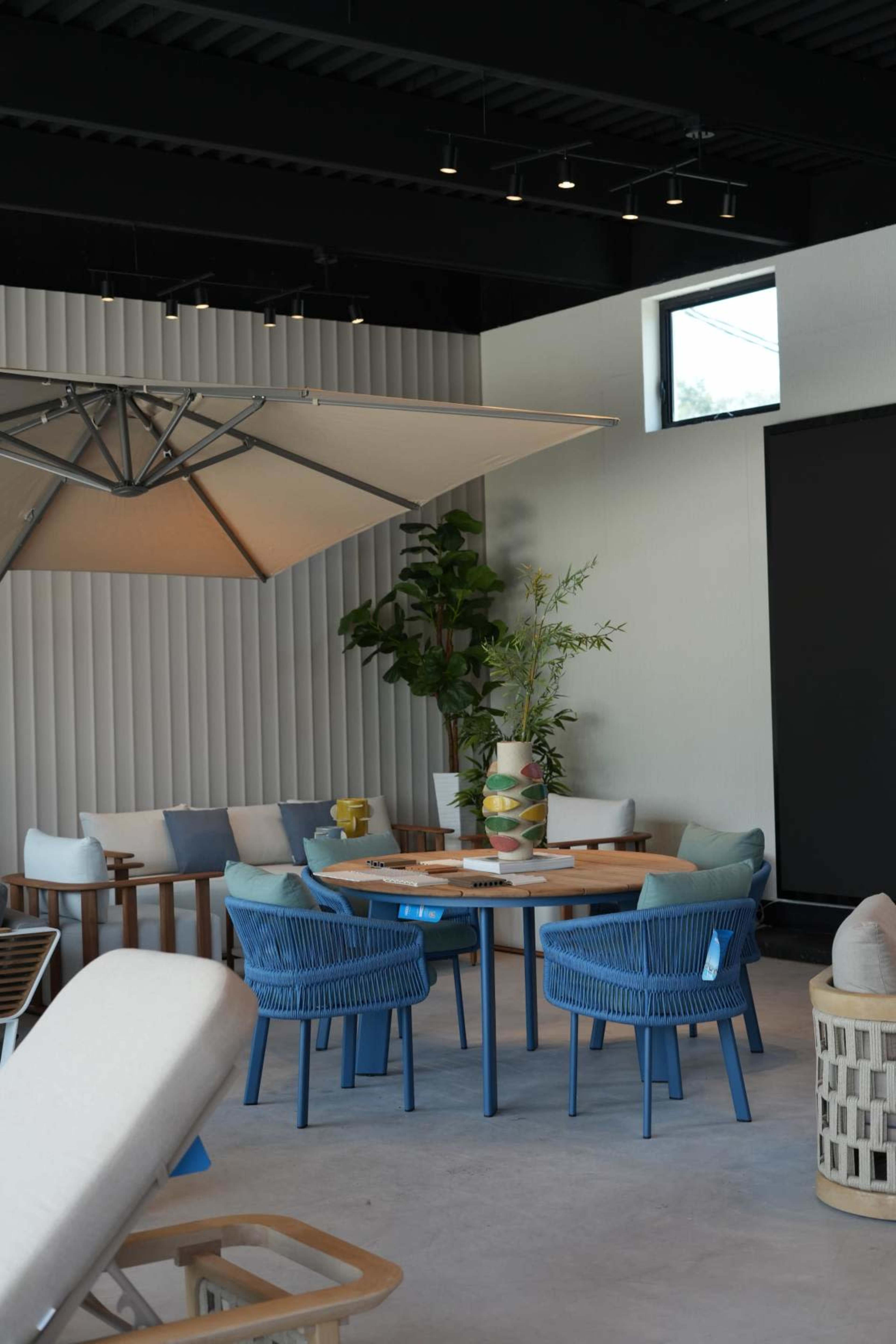 Modern Showroom with Outdoor Lounge in Tampa Image in Tampa Heights, Tampa, FL