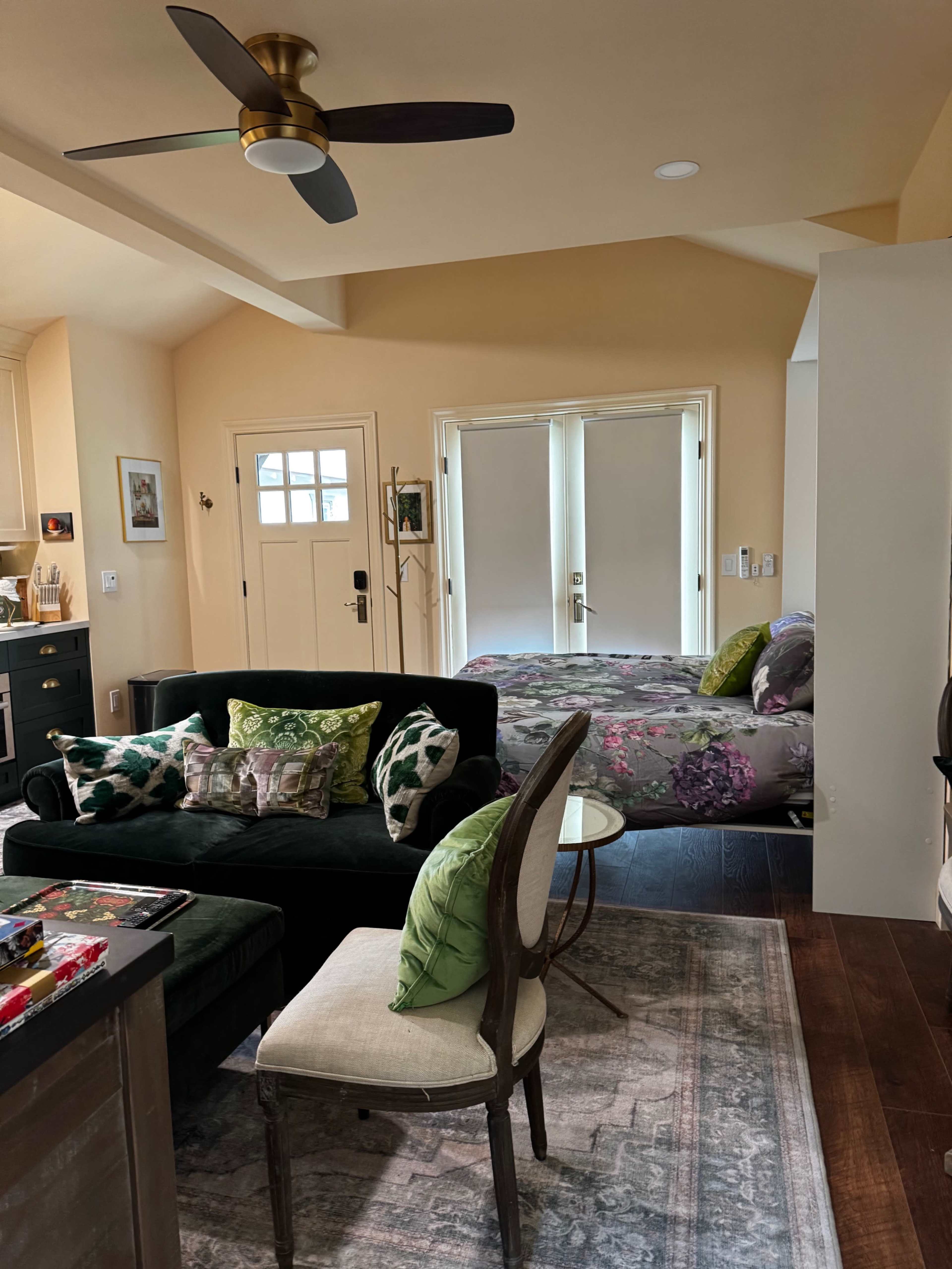 Village Studio apartment easy walk to 5C's and Village Image in Claremont, Claremont, CA
