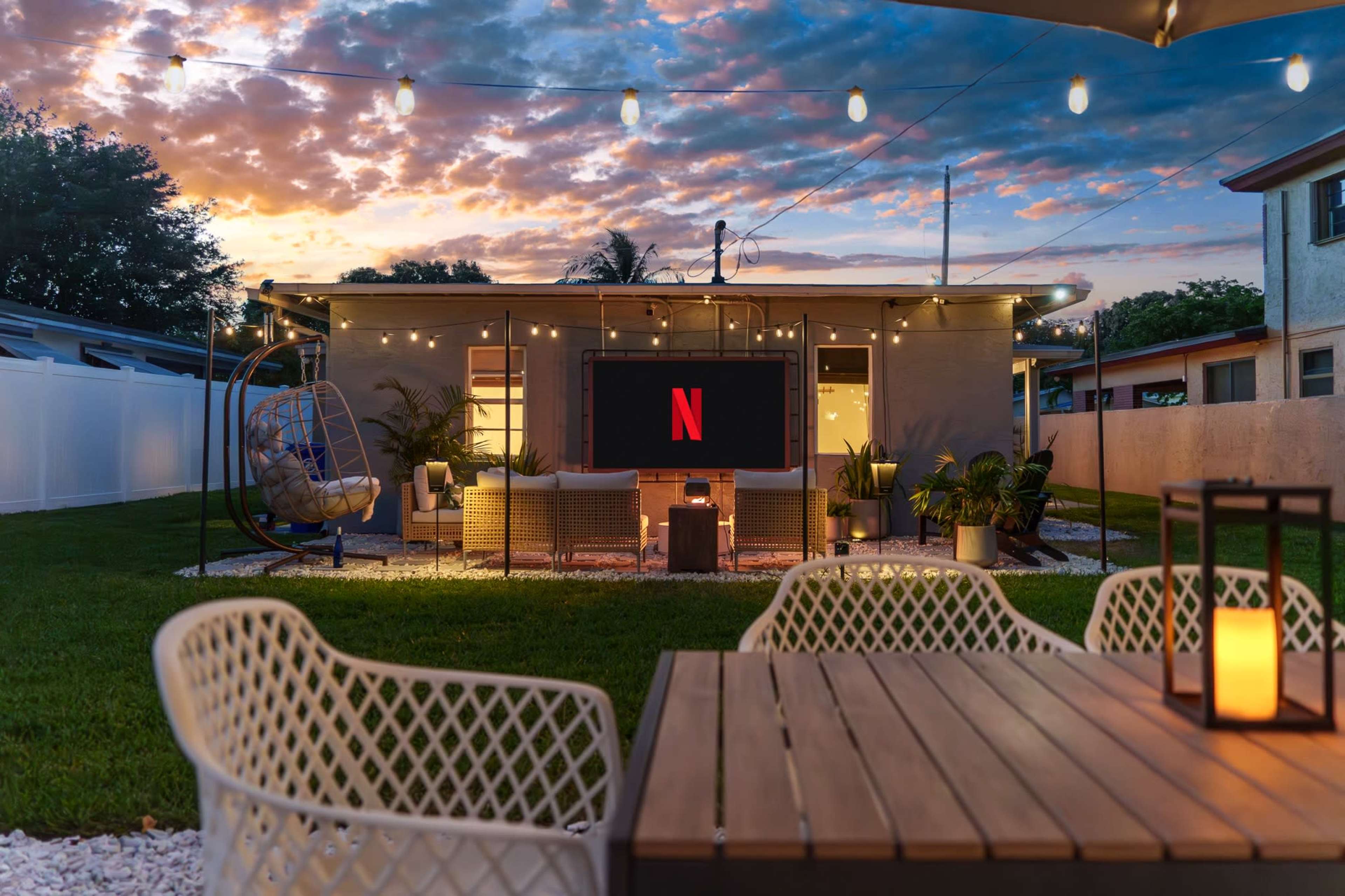 Beautiful Home with Oasis Backyard & Outdoor Theater in Fort Lauderdale Image in Dorsey Riverbend, Fort Lauderdale, FL