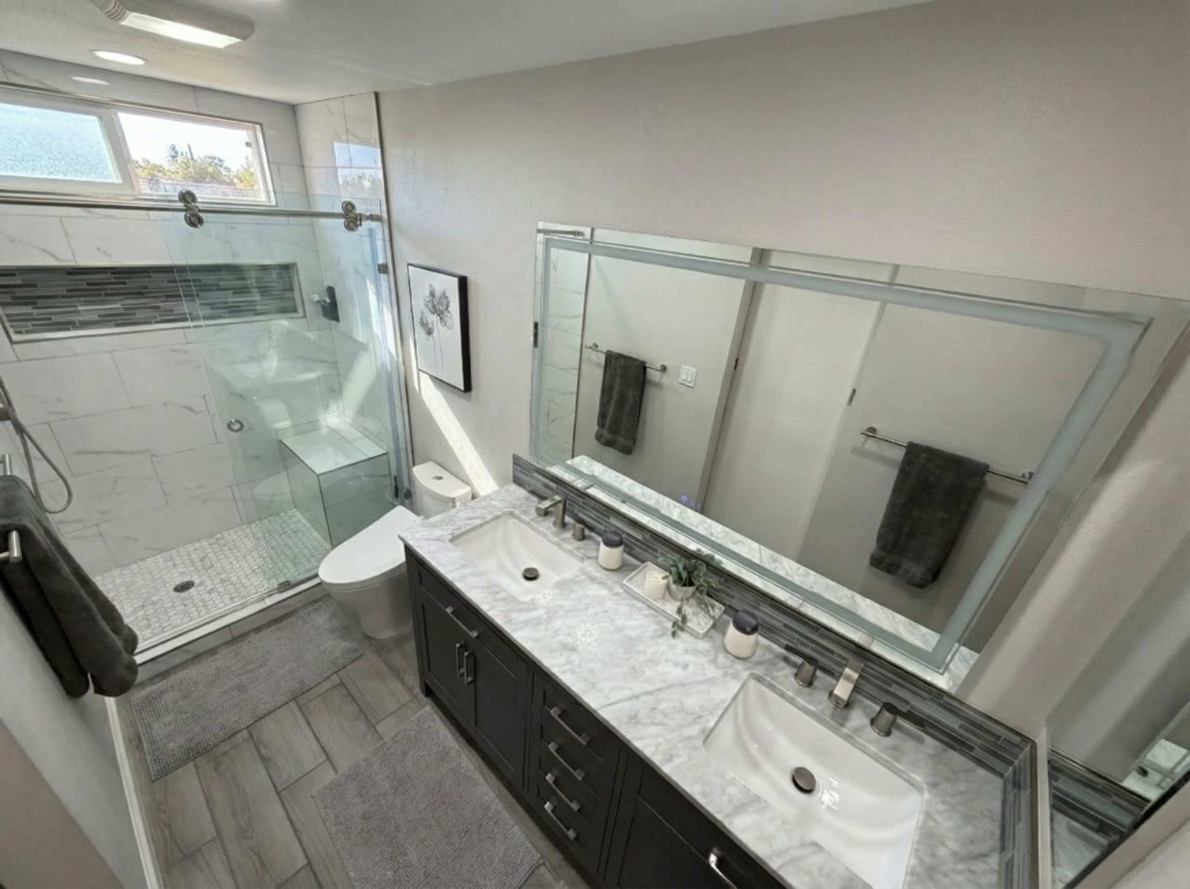 Ultimate Suburban Family Home: High Ceilings, Chef's Kitchen Image in Simi Valley, Simi Valley, CA