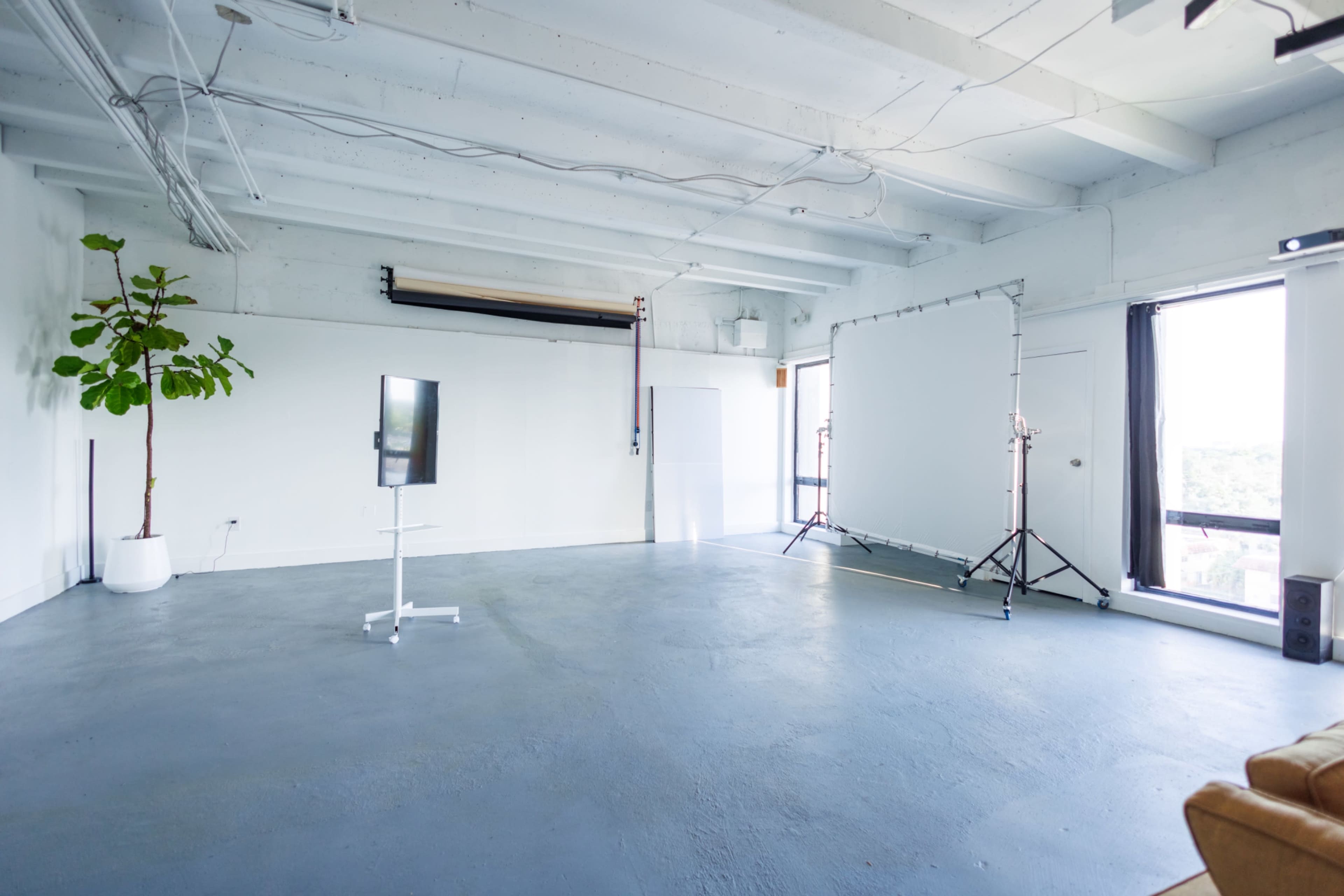 Natural Light Studio Image in North Miami Beach, Miami, FL
