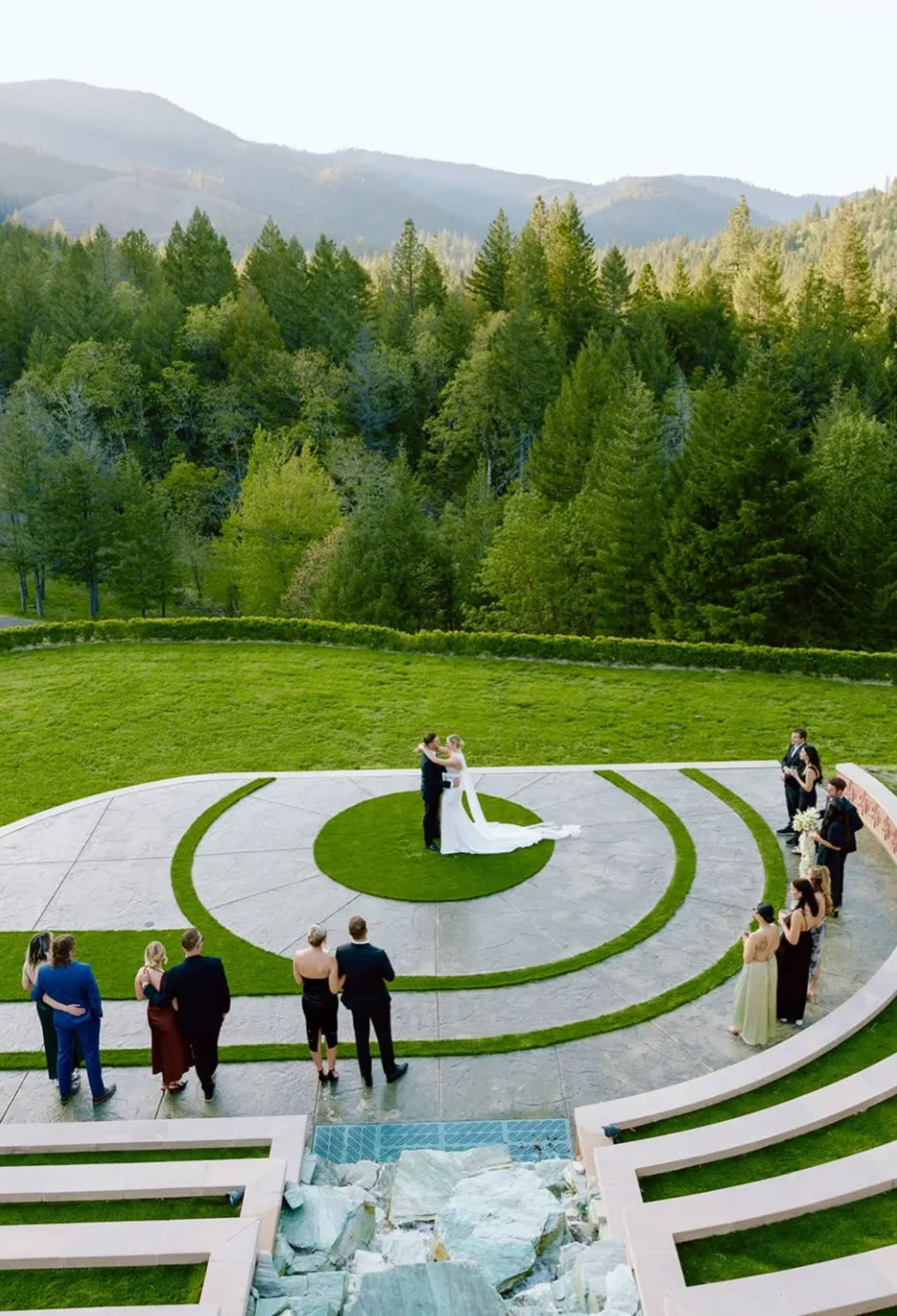 Sprawling Estate Image in , Rogue River, OR