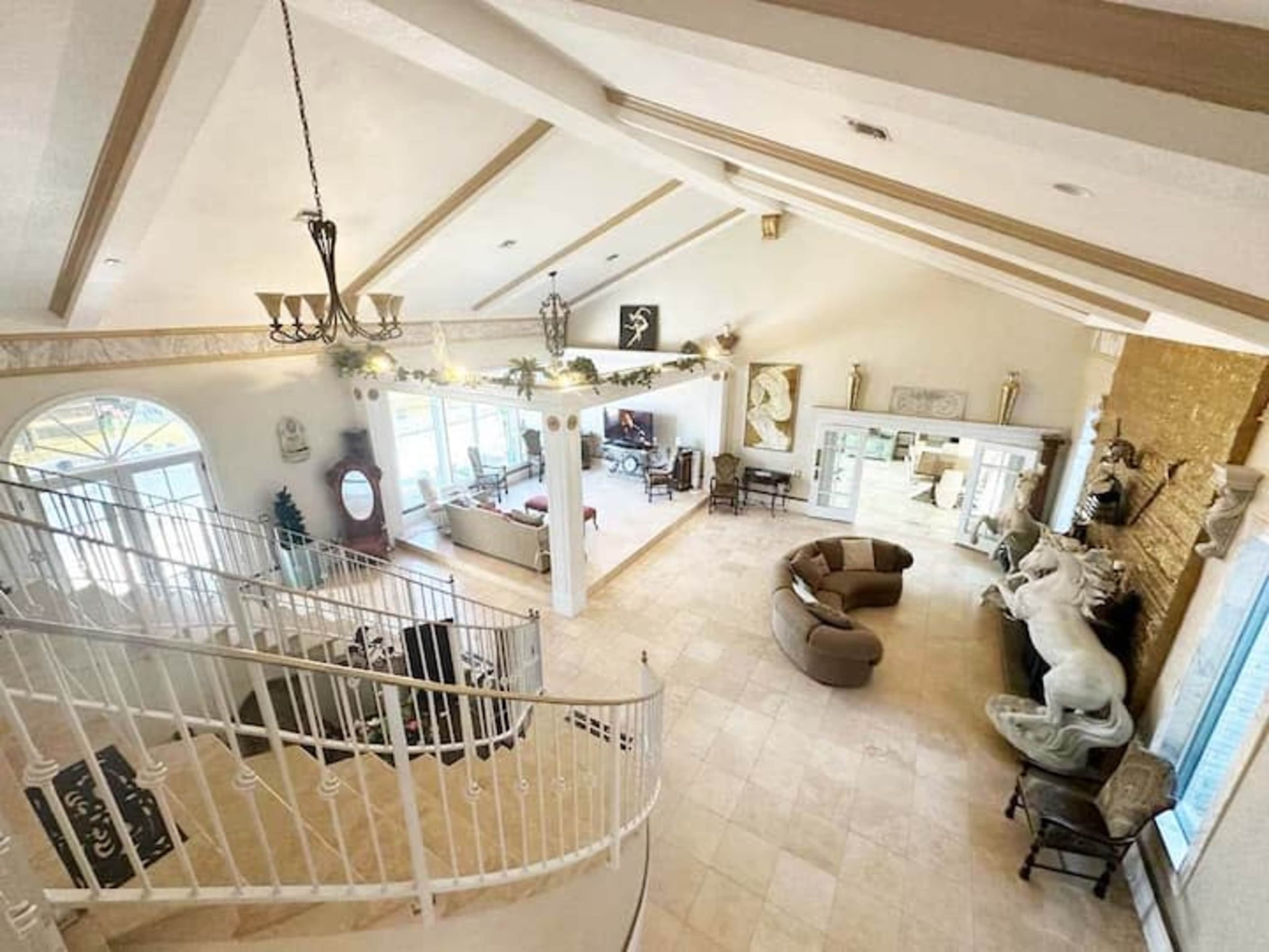 Bay-Front Mansion on 4 acres Image in , Freeport, FL