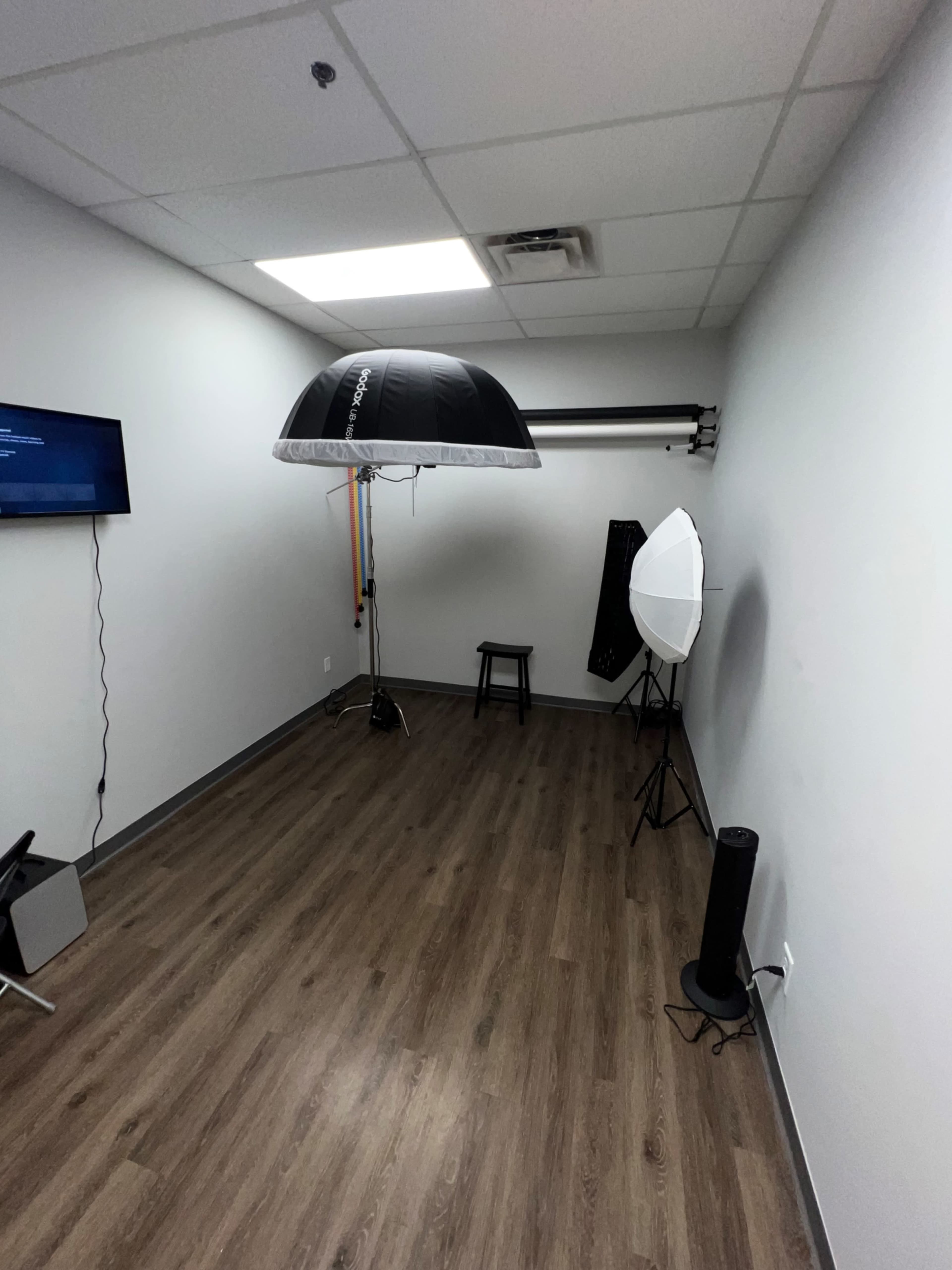 University Area Cozy & Private Photo Studio Image in University City Research Park, Charlotte, NC