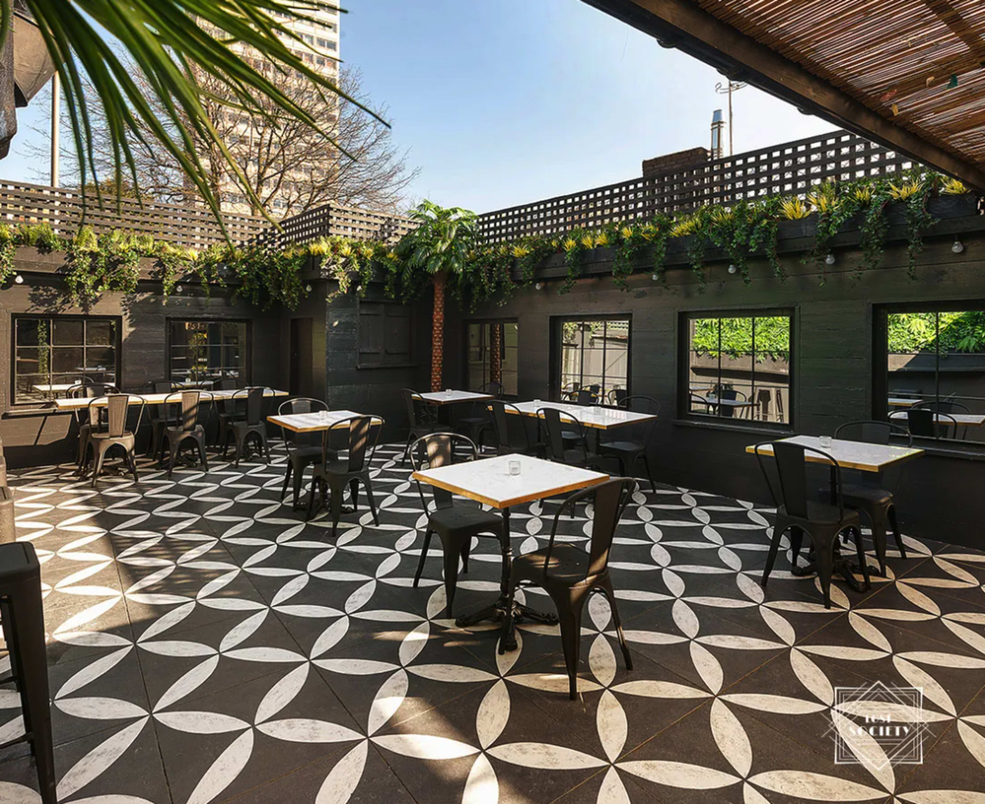 Unique Garden in Battersea with heaters Image in Battersea, London, ENG