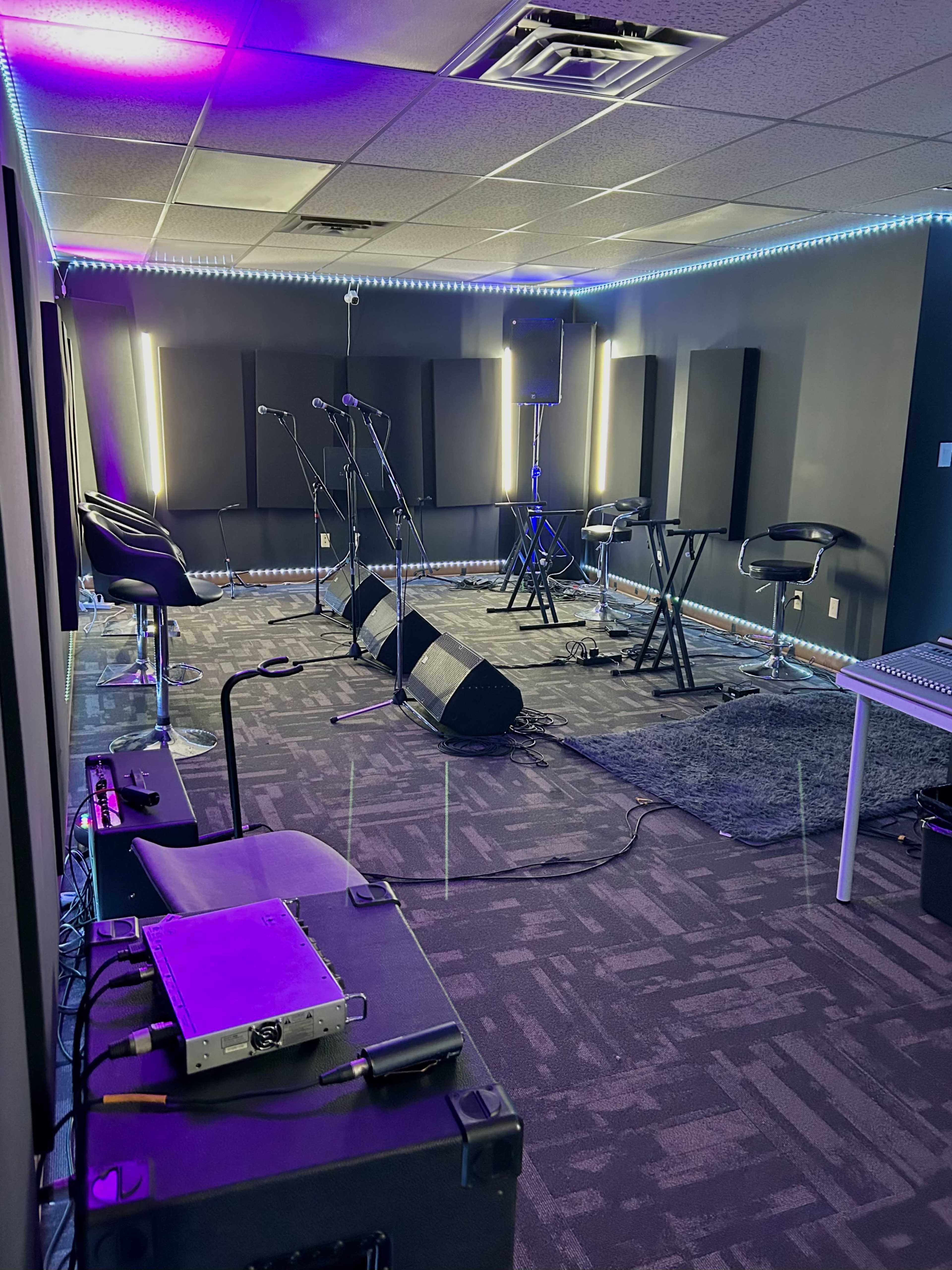 Edmonton Rehearsal Space and Studio Plug & Play Image in Southeast Edmonton, Edmonton, AB