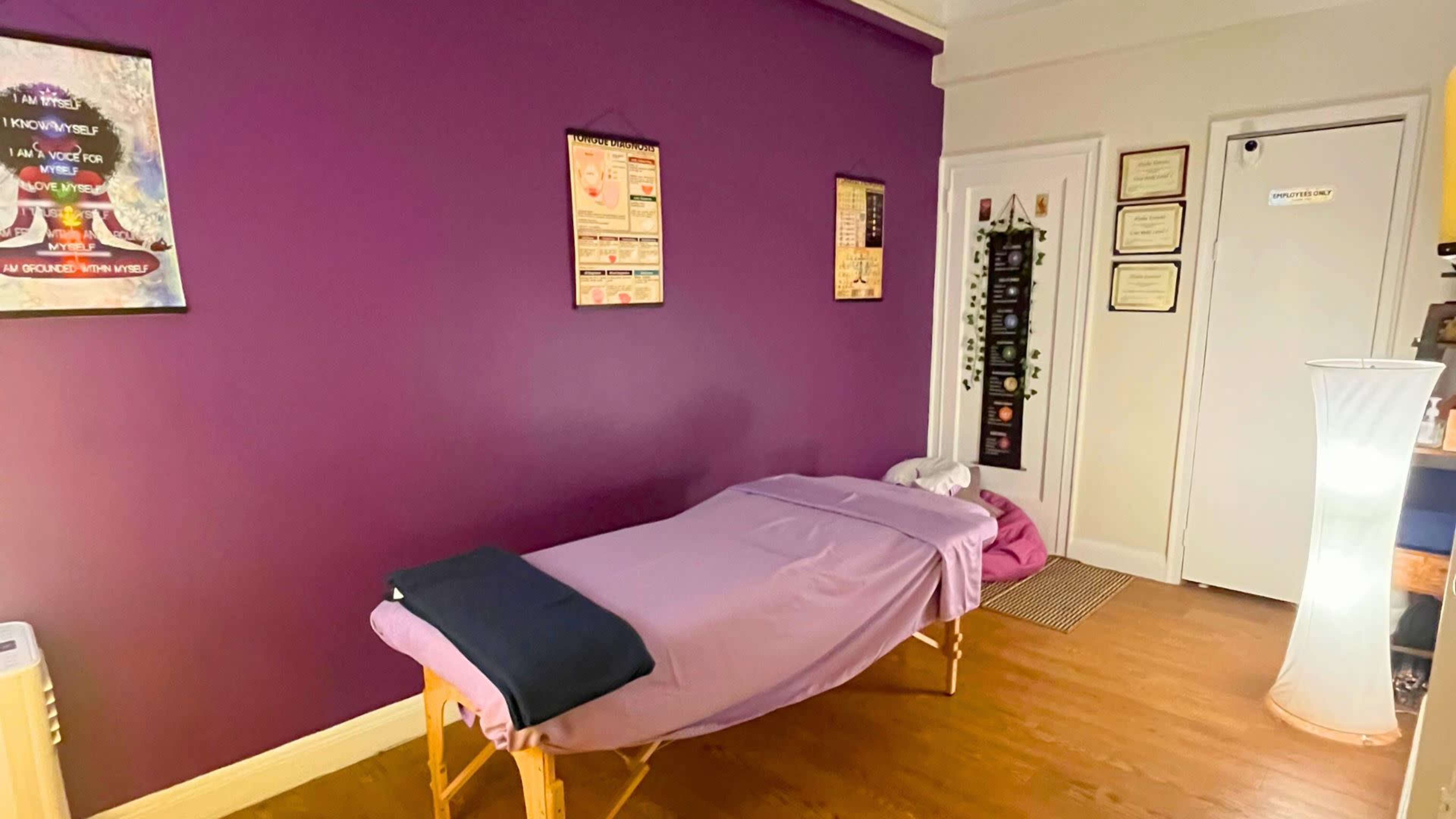 Private Room for Massage Therapists Image in West Bronx, Bronx, NY
