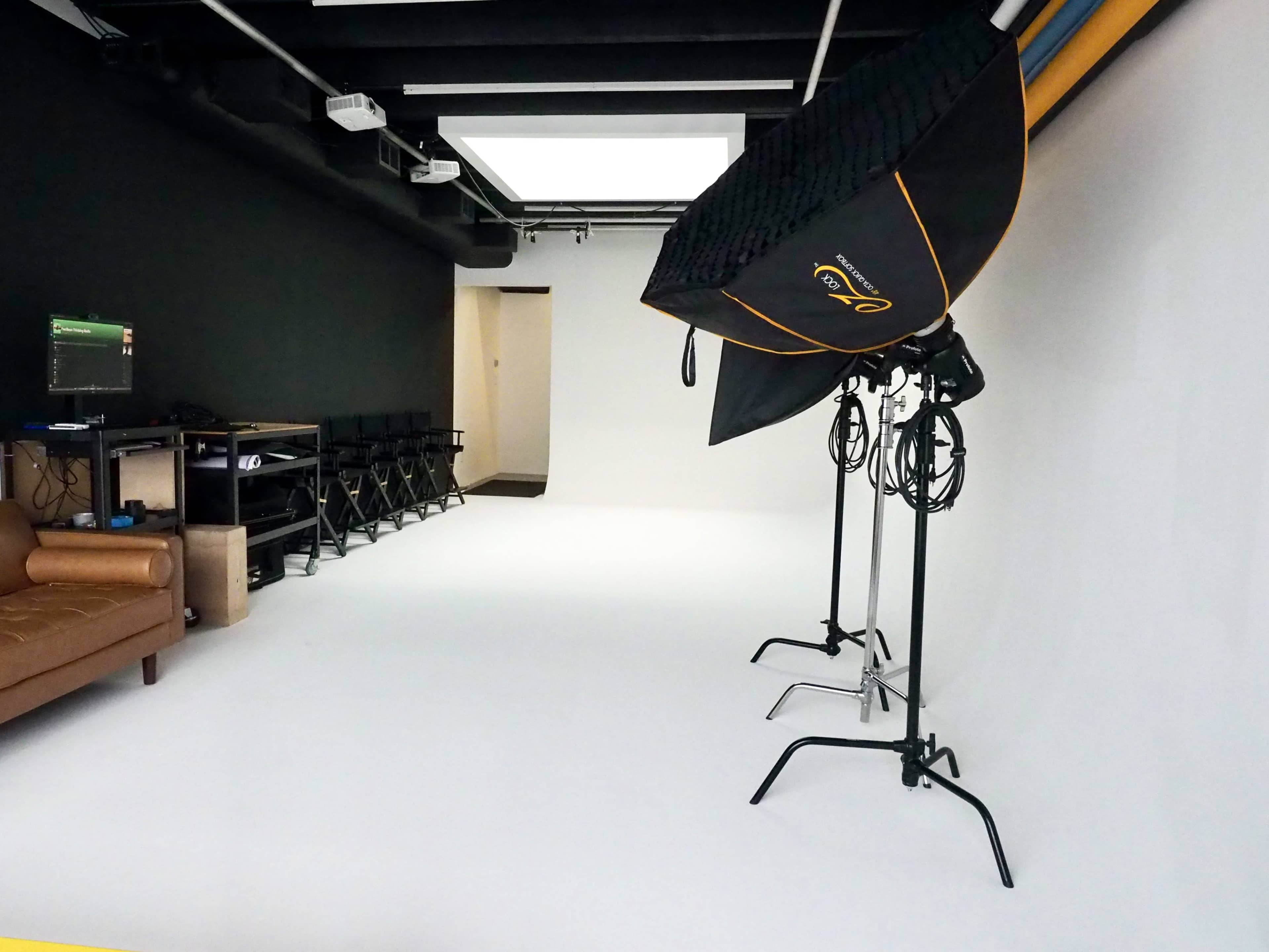 Street-level Studio with Cyclorama - Daylight or Blackout Image in East Williamsburg, East Williamsburg, NY