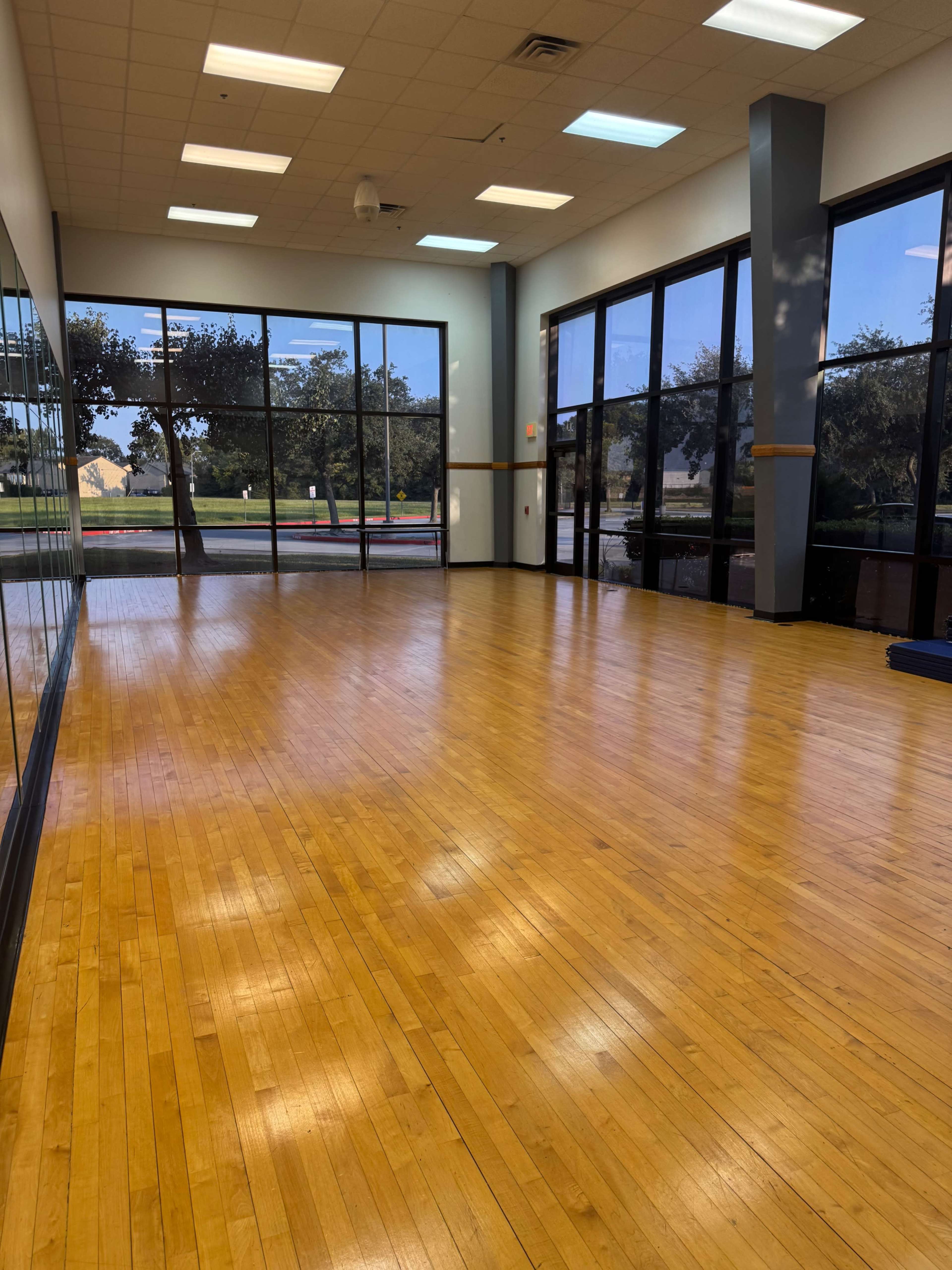 Urban Roomy Studio and Dance Hall Image in Greater Greenspoint, HOUSTON, TX