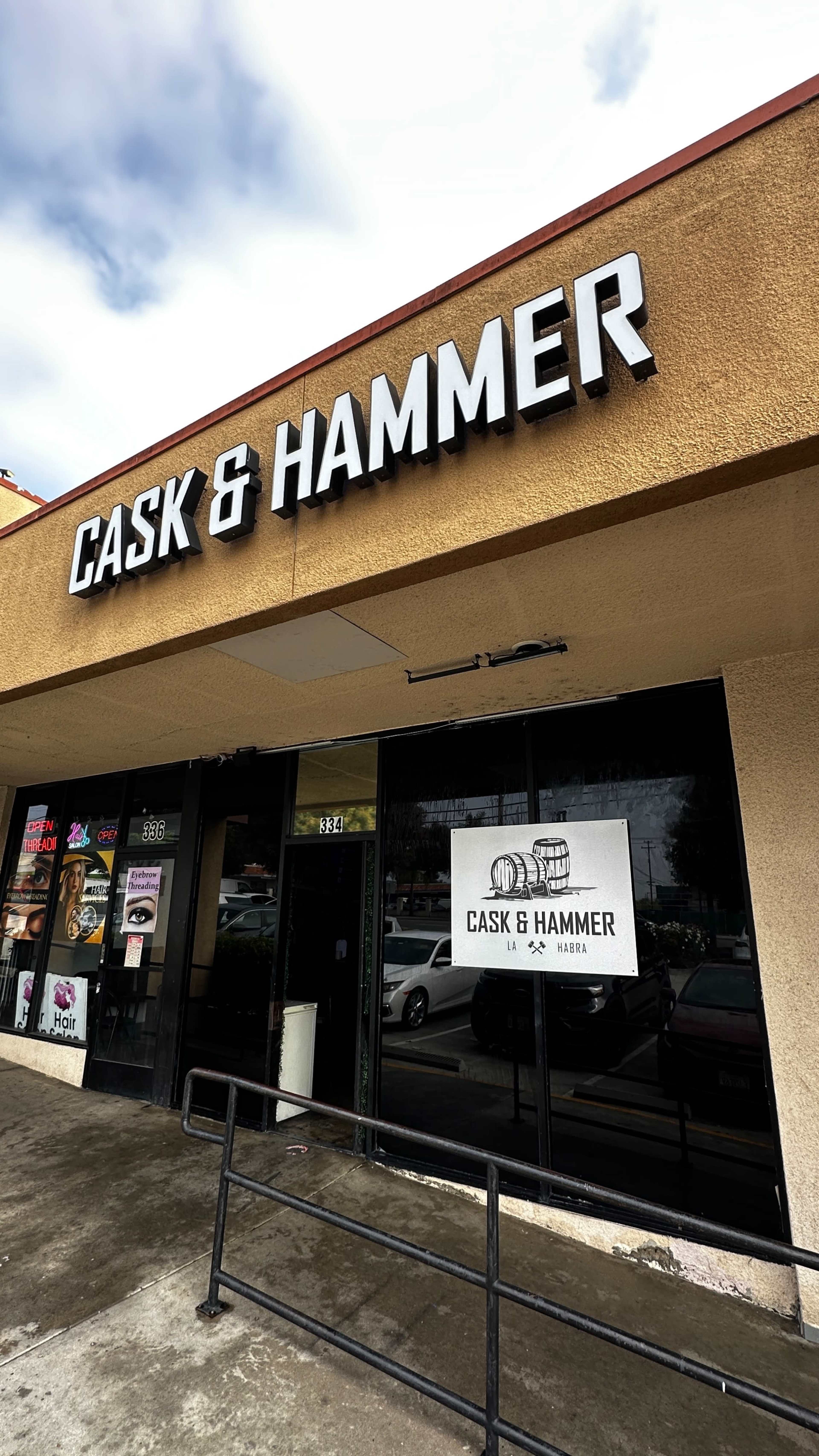 Rustic-Industrial Beer Bar with 33 Draft Options Image in La Habra, La Habra, CA