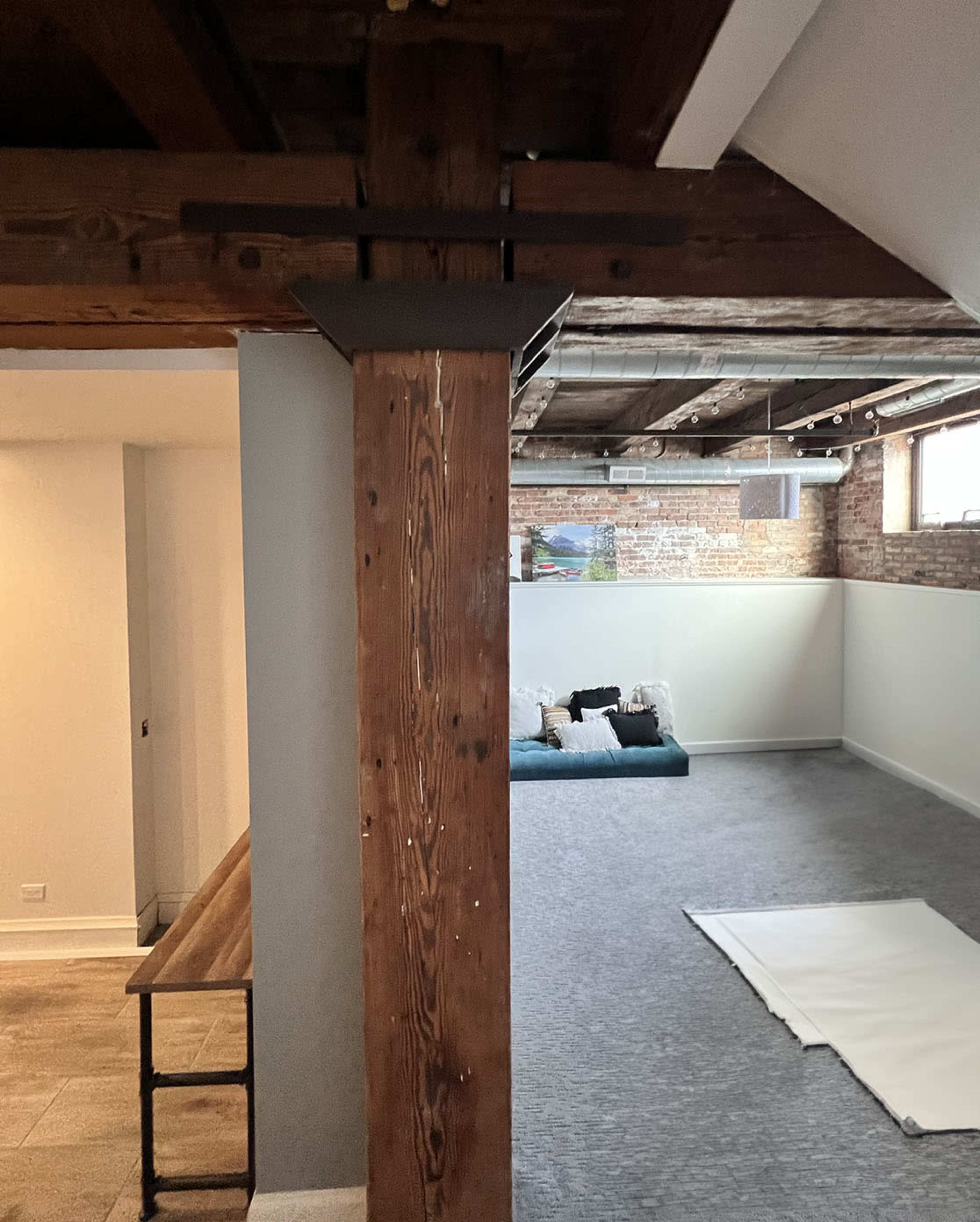 Downtown Spacious Industrial-Timber Loft Image in Lower West Side, Chicago, IL