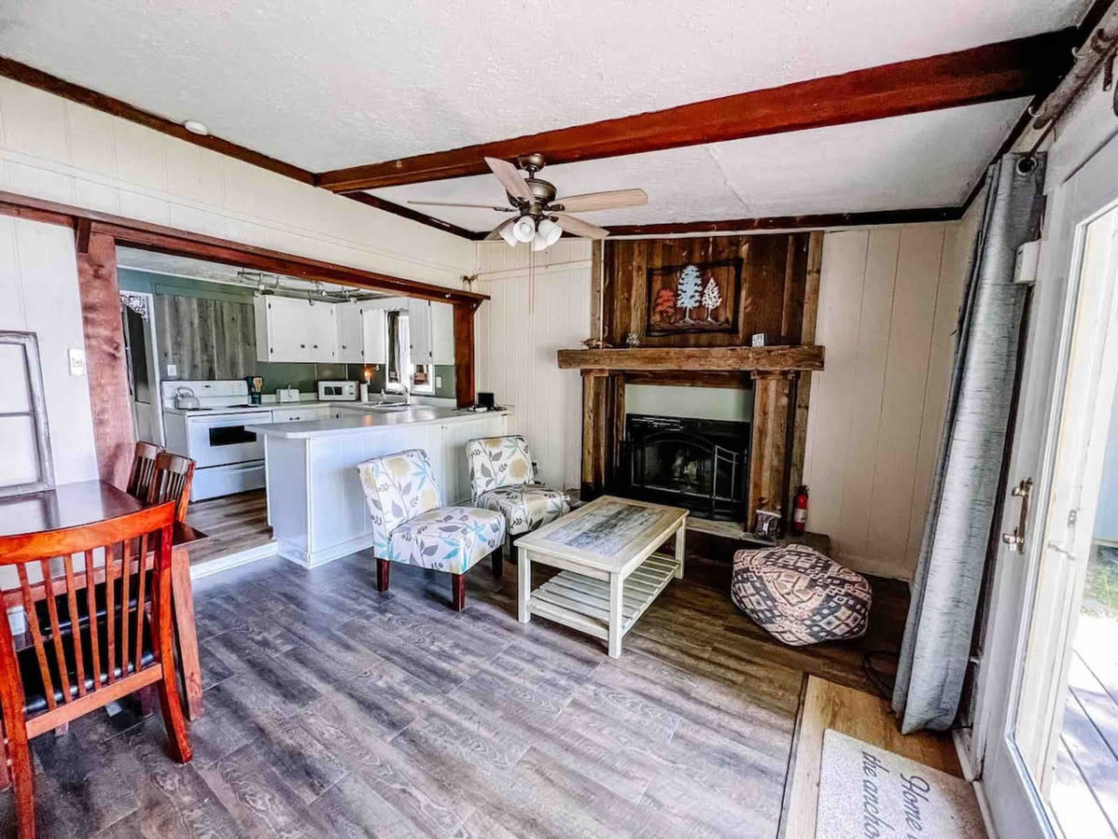 Lake front cabin peaceful , hot tub, and fire pit Image in Jefferson Township, Martinsville, IN