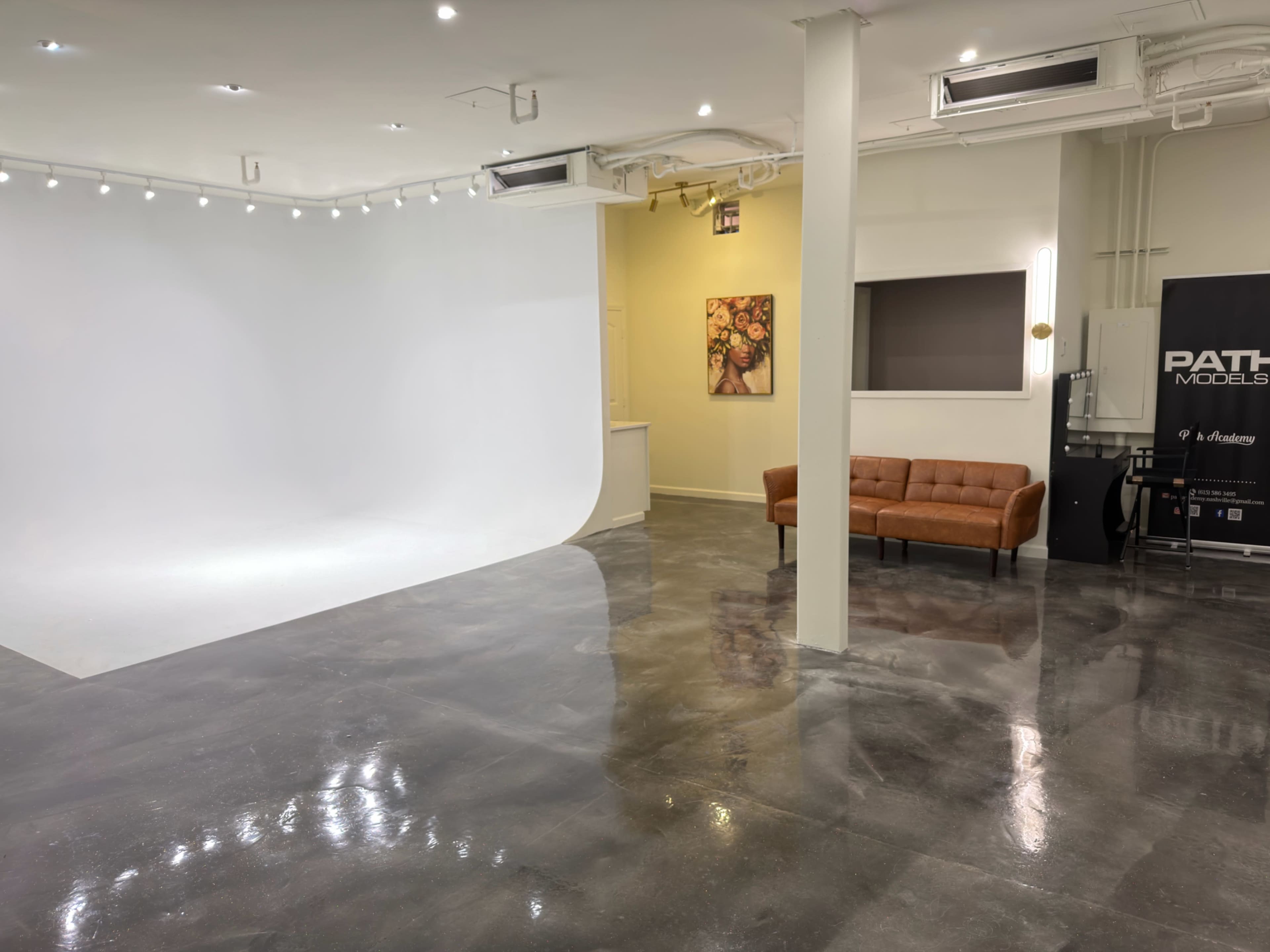 Moda studio: Luxury photo studio in downtown nashville Image in Jones/Buena Vista, Nashville, TN