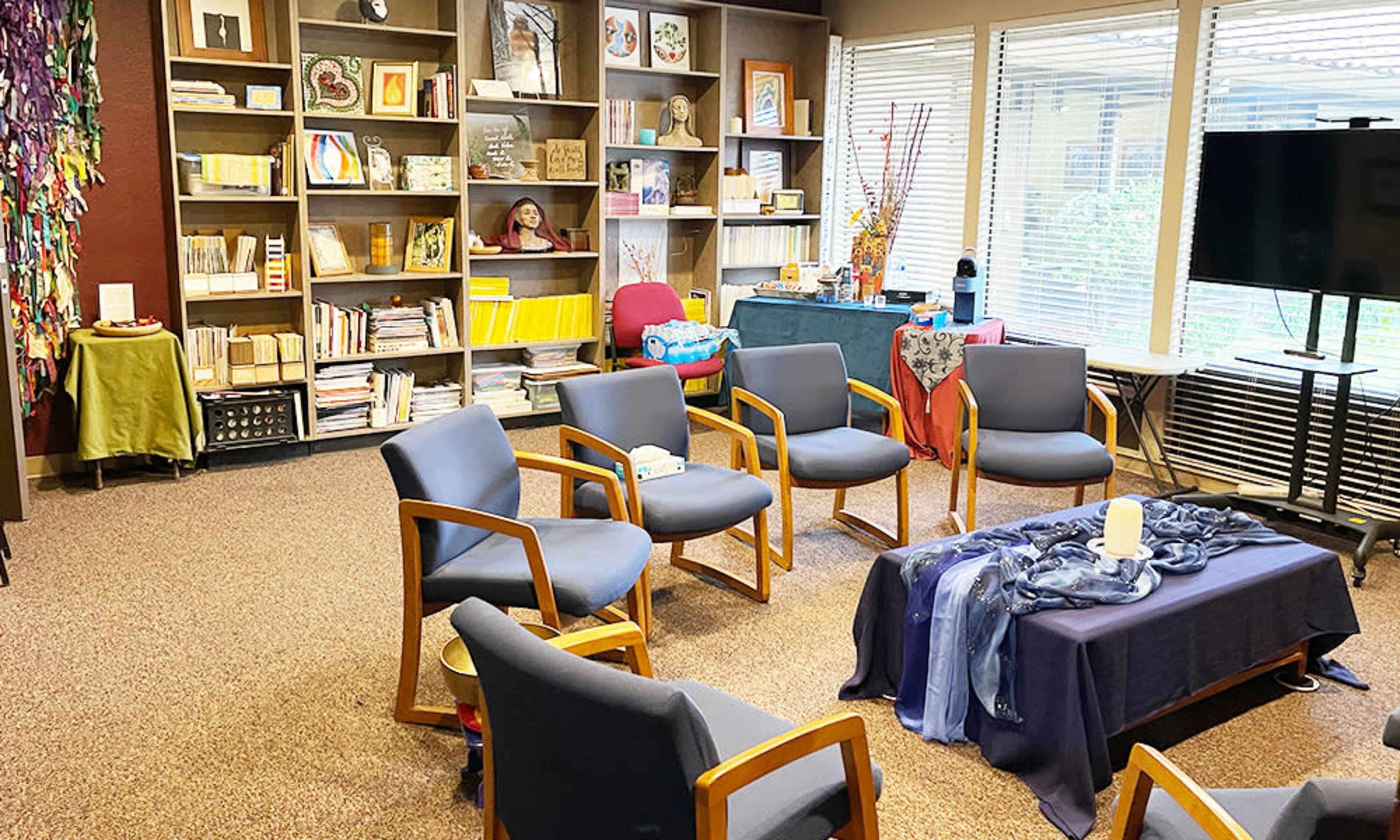 Cozy Library & Meeting Suite in Sacramento Image in Arden-Arcade, Sacramento, CA