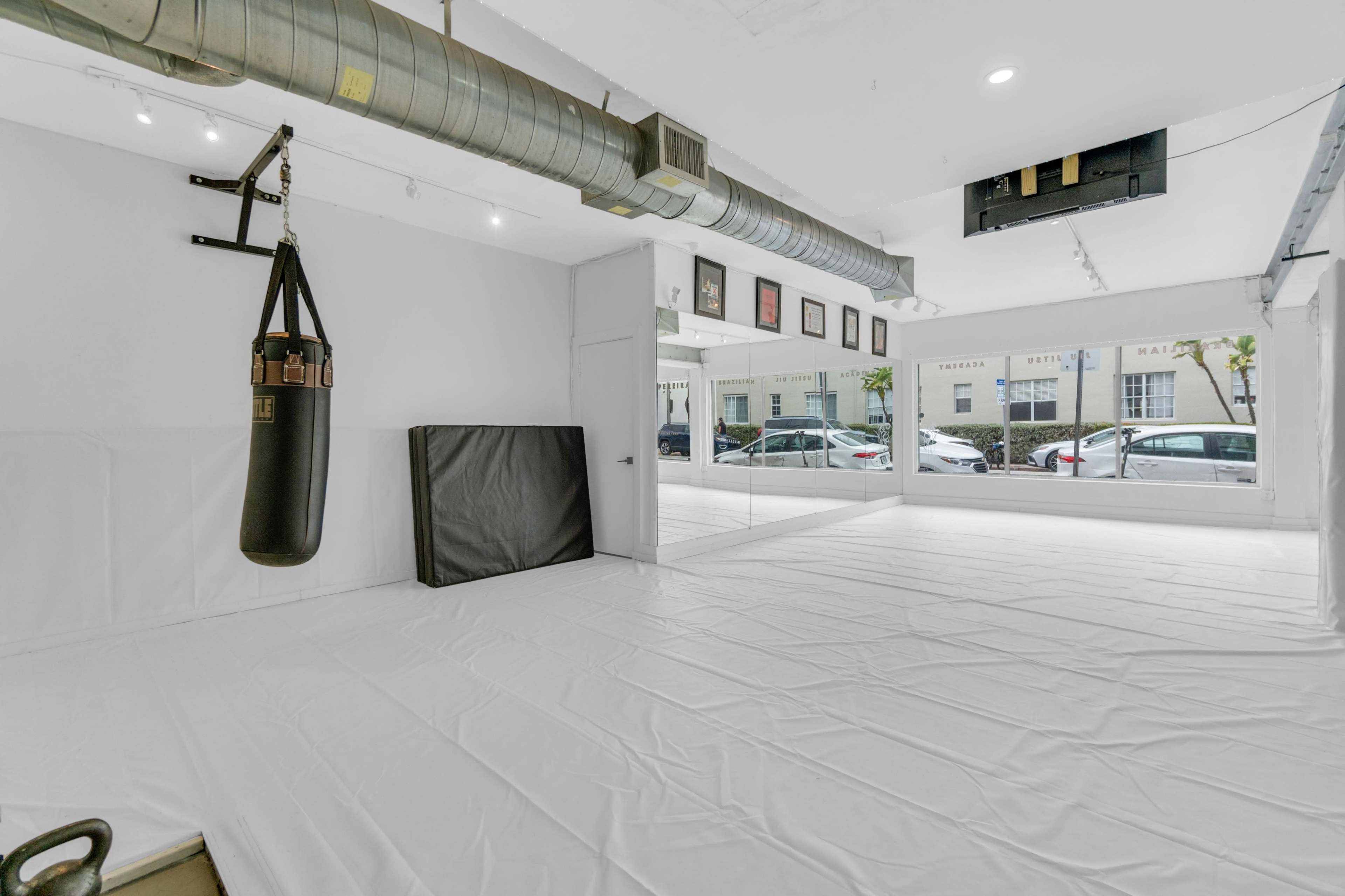 South Beach Multi-Use Studio with Natural Light & Large Storefront Windows Image in Flamingo / Lummus, Miami Beach, FL