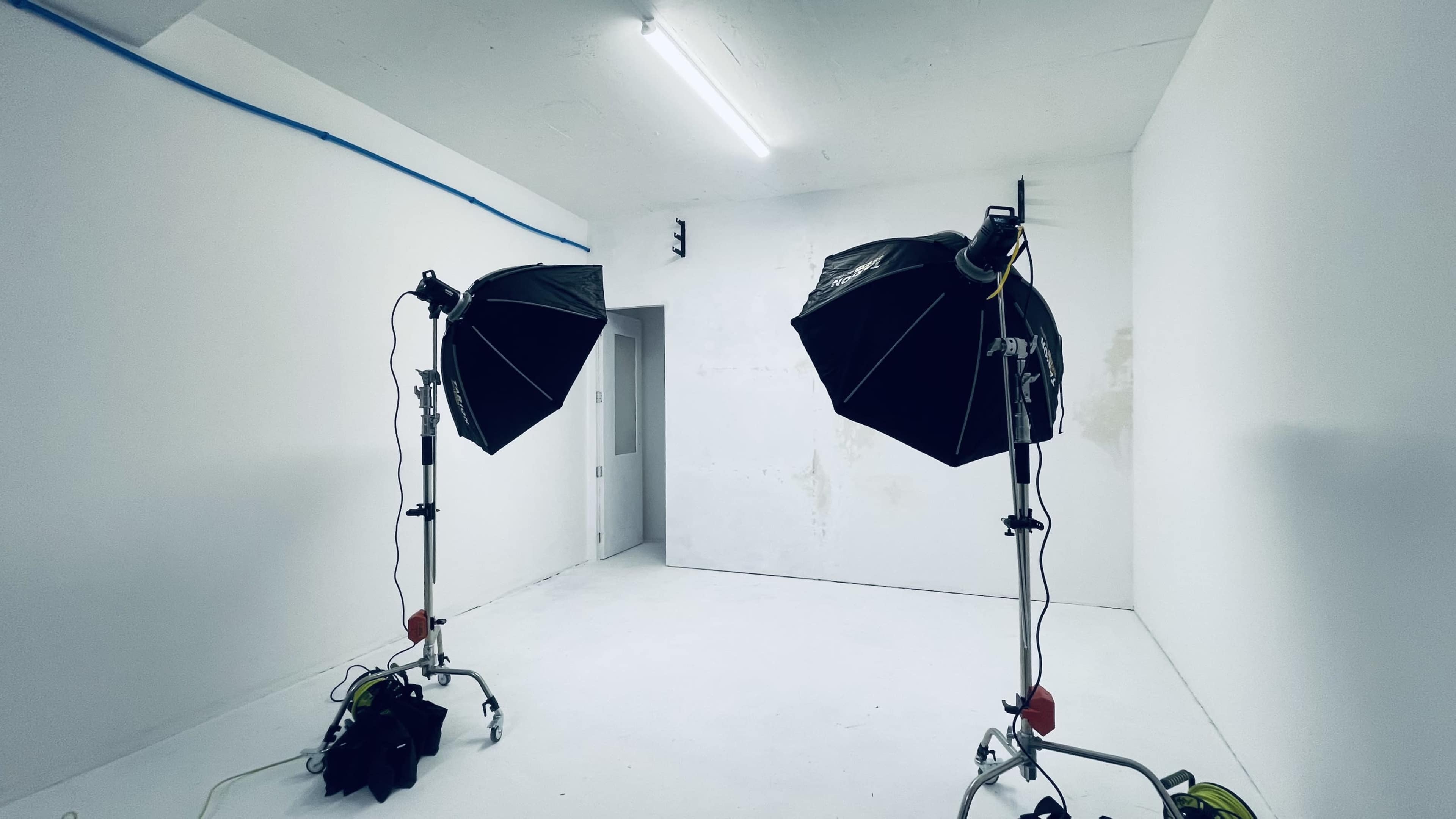 520 sq ft blackout photographic studio on Hackney road Image in London, London, ENG