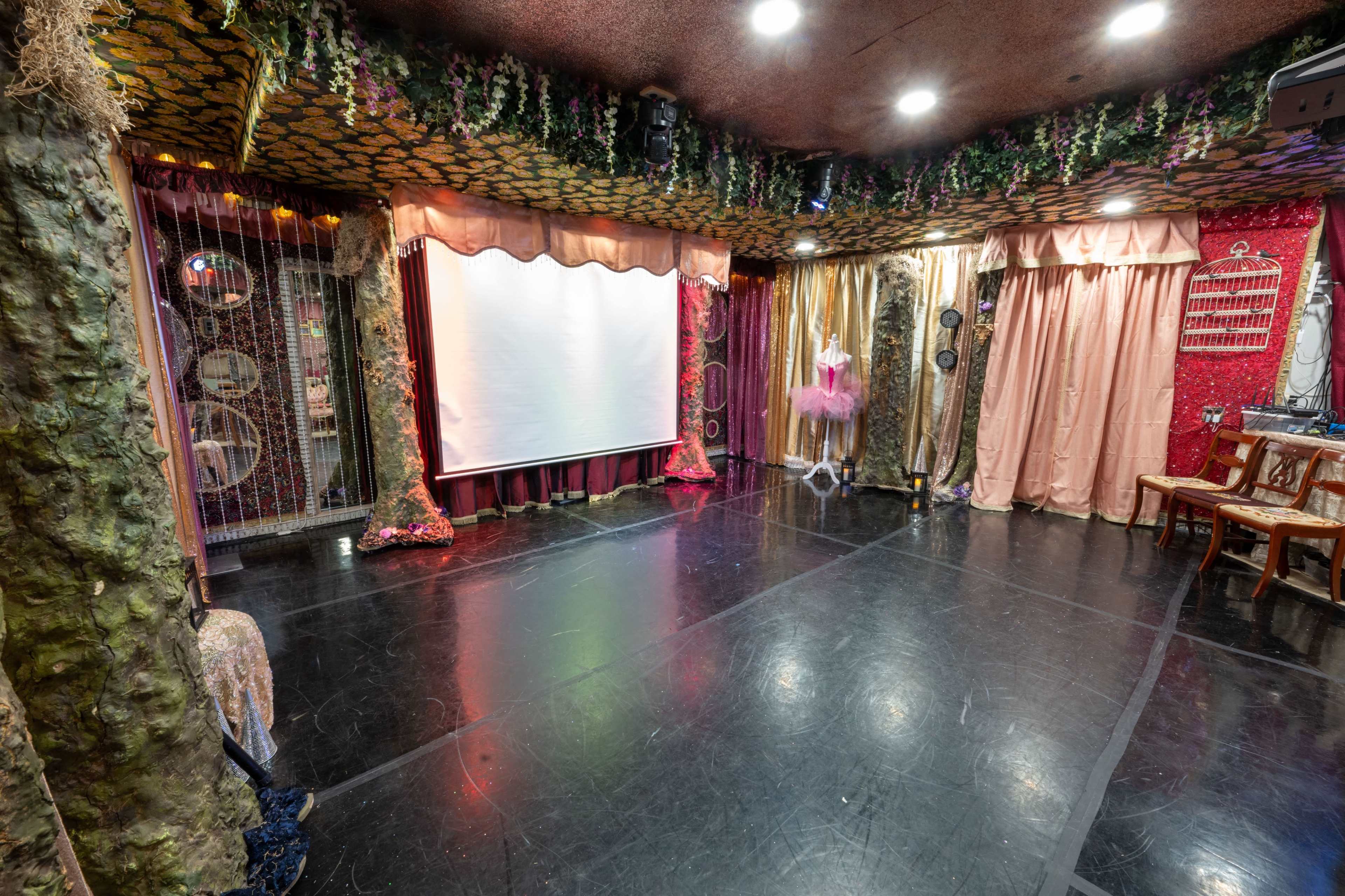 Beautiful Secret Gem of a Venue in Midtown Manhattan Image in Midtown Manhattan, NY, NY