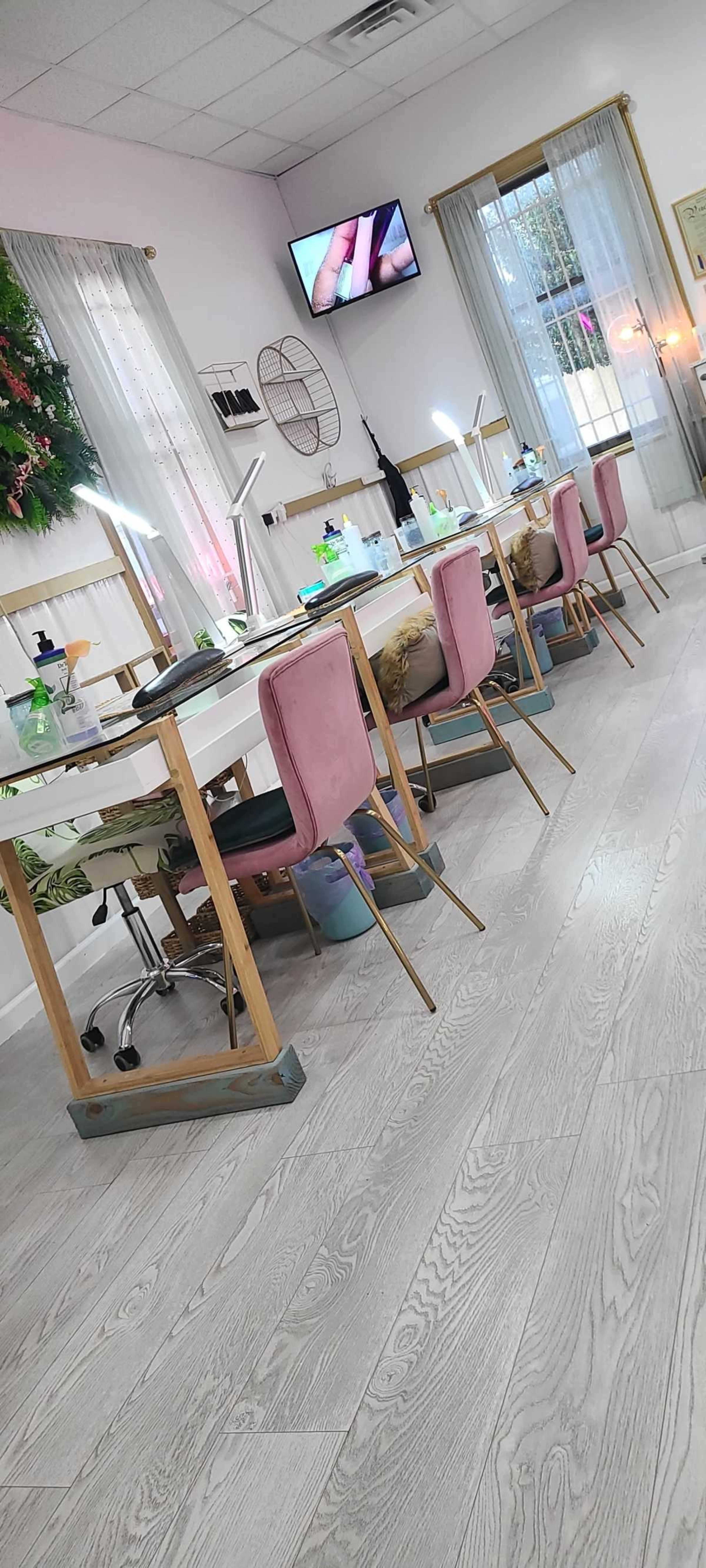 Bright & Fun Chic Nail Lounge/Private Event Space Image in North Side, Mount Vernon, NY